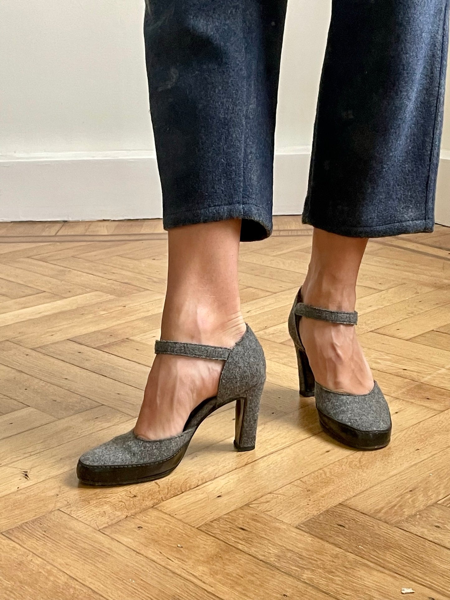 Jil Sander grey felt pumps with ankle strap size 37,5