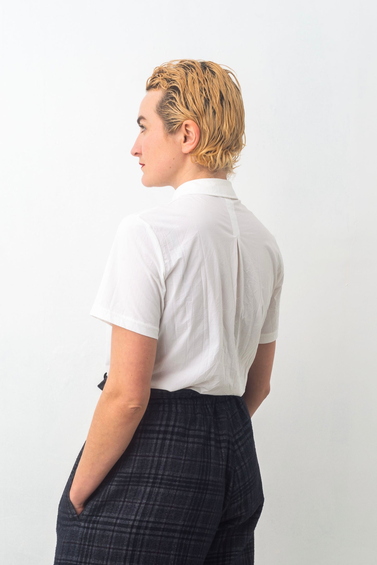 Y’s white stretchy shirt with round collar