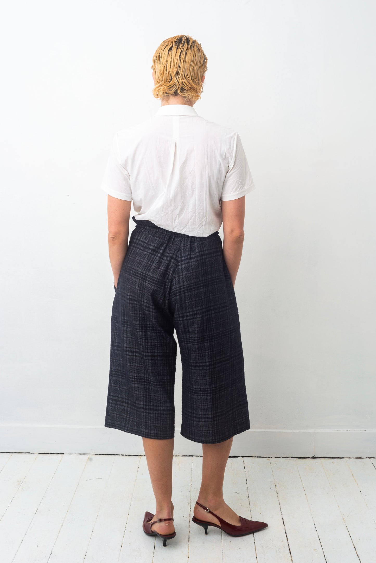 Y’s cotton checkered blue and grey tailored knee-length shorts