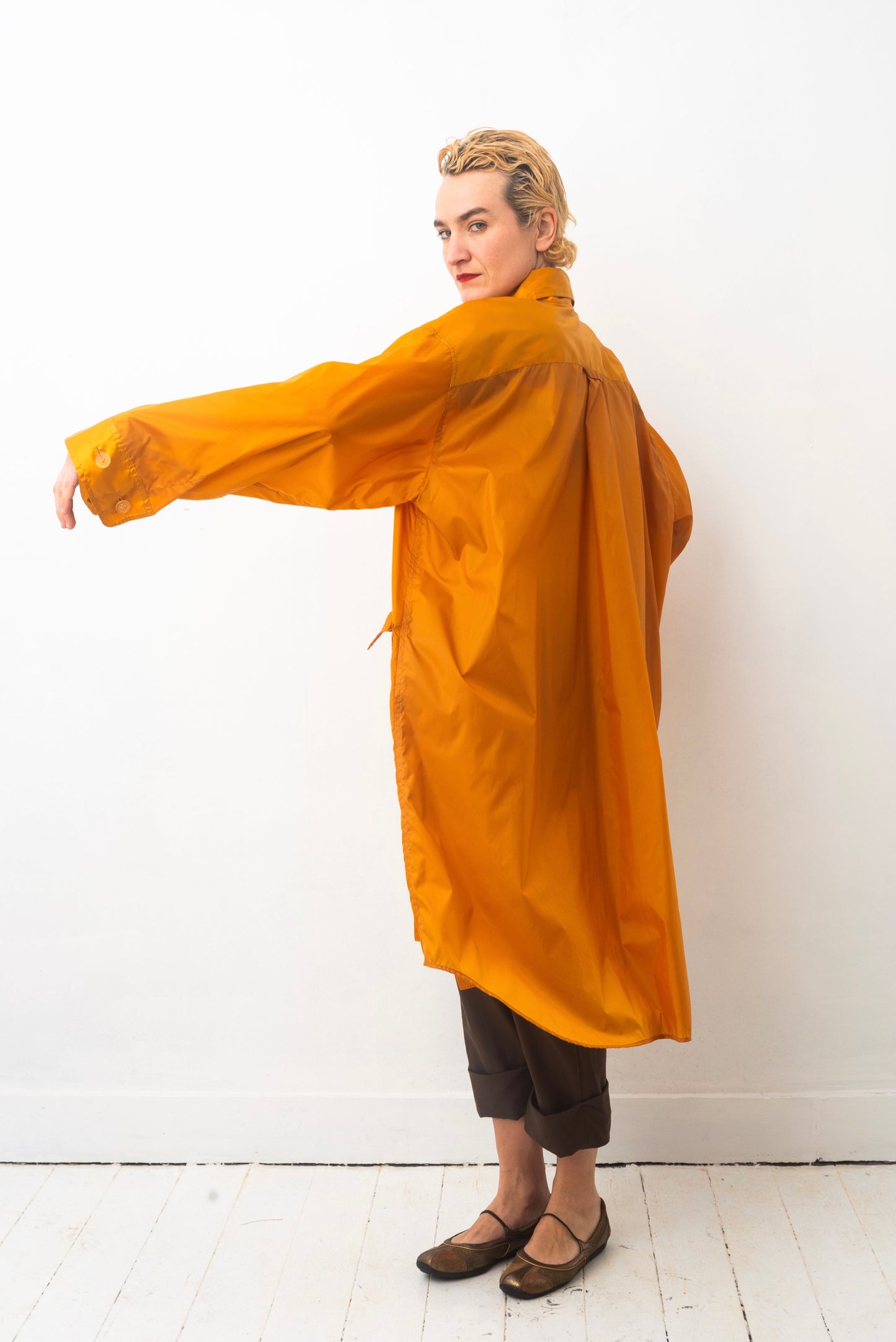Issey Miyake Windcoat in orange nylon from the 90’s