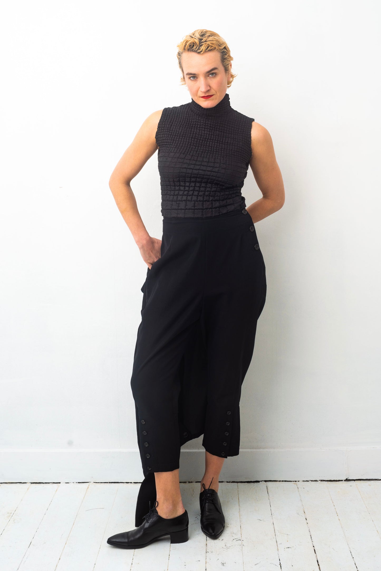 Yoshiki Hishinuma 90s black squared wrinkled top