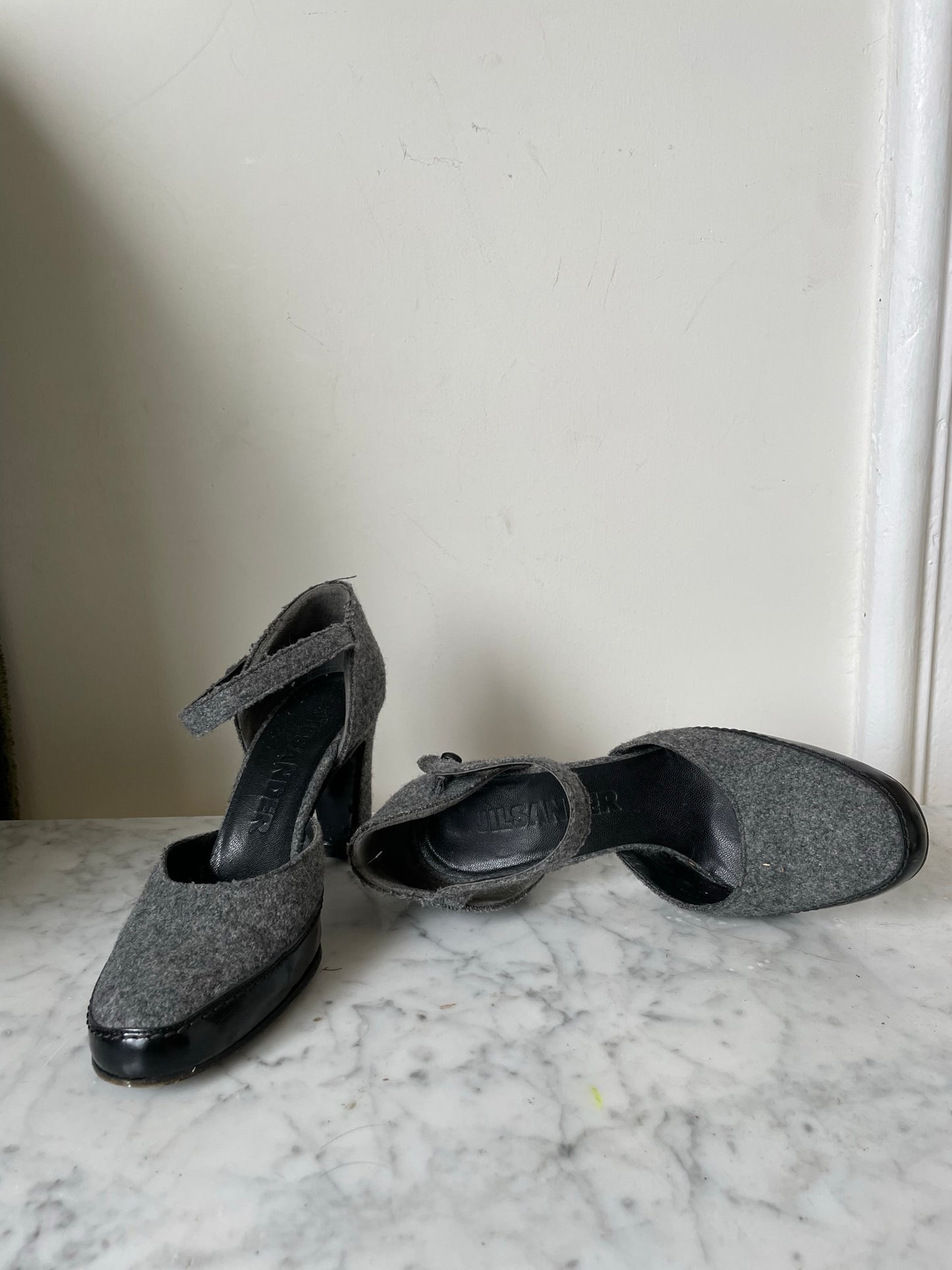 Jil Sander grey felt pumps with ankle strap size 37,5