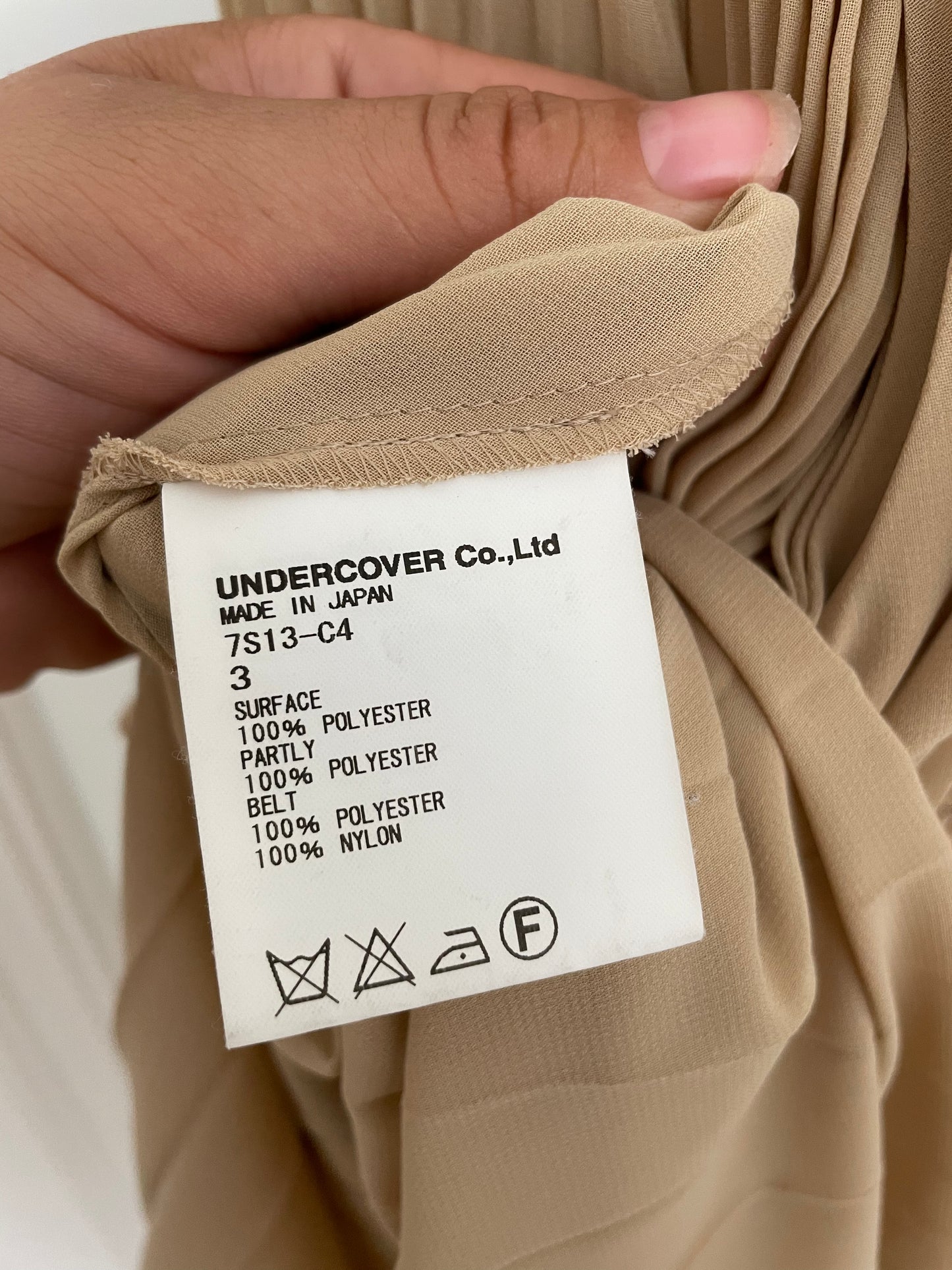 Undercover 90's- early 2000's pleated long beige double breasted tunic shirt
