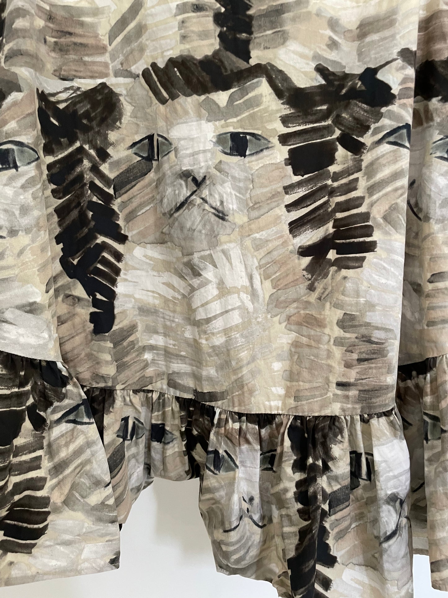 Ter et Bantine 2000's cat face print beige cotton peplum top