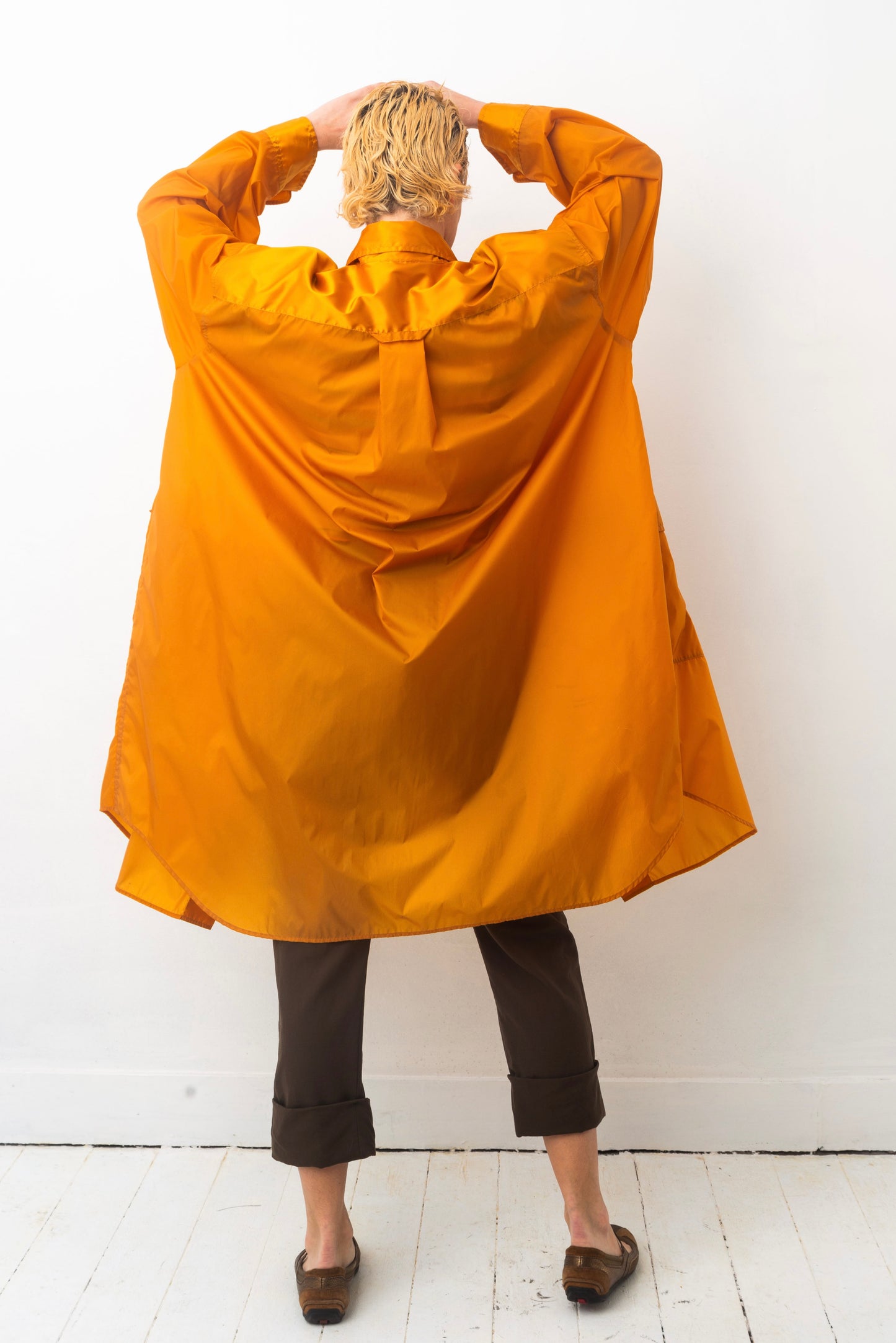Issey Miyake Windcoat in orange nylon from the 90’s