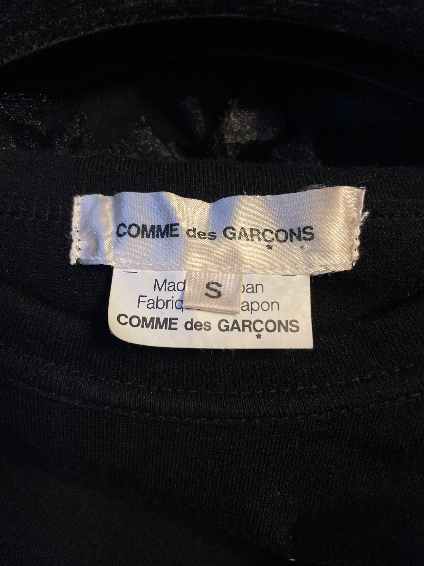 Comme des Garçons AD 2006 cotton black shirt with ruffled shoulders