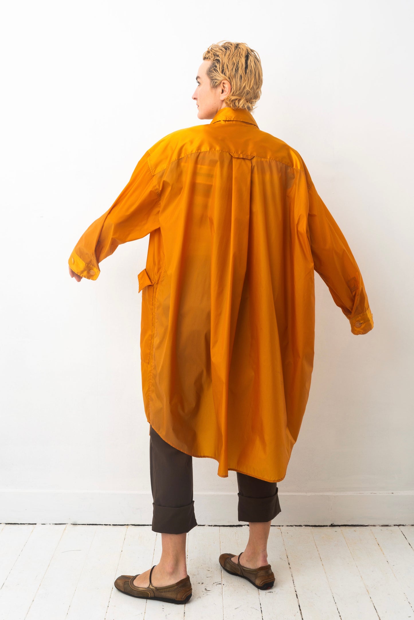 Issey Miyake Windcoat in orange nylon from the 90’s