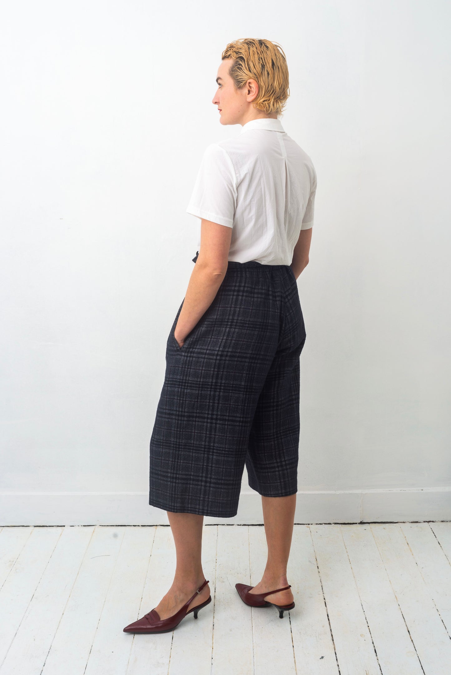 Y’s cotton checkered blue and grey tailored knee-length shorts