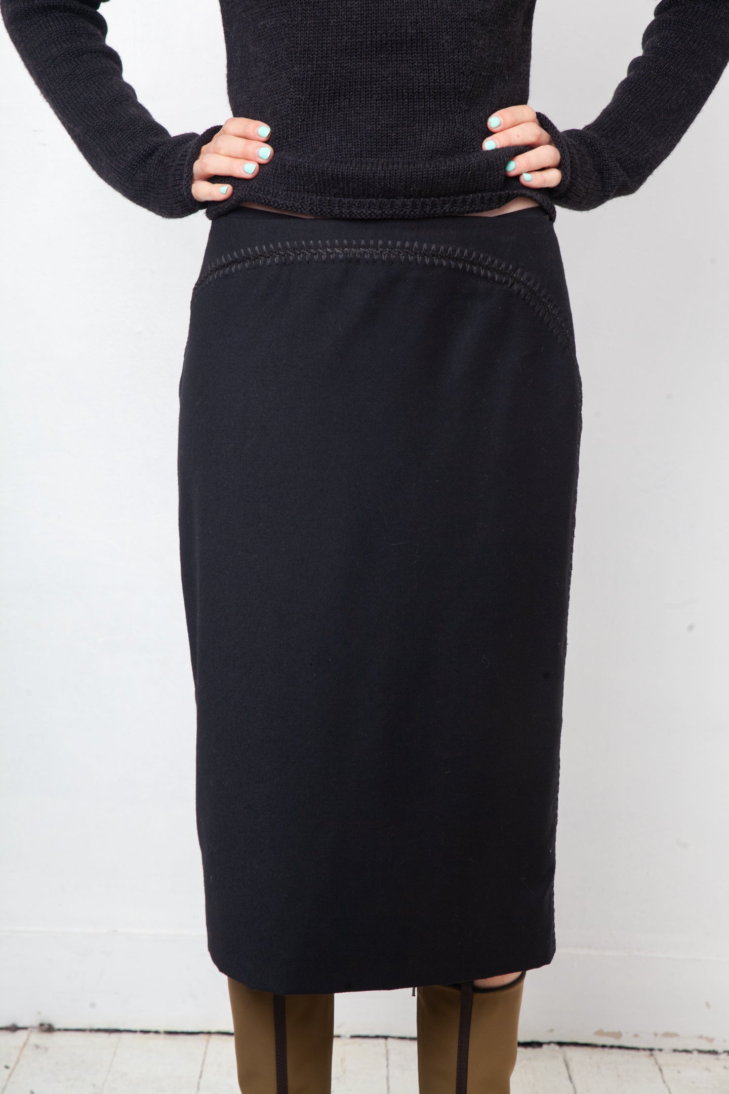 Alexander McQueen Fall 2002 black wool pencil skirt with embroidered stitching