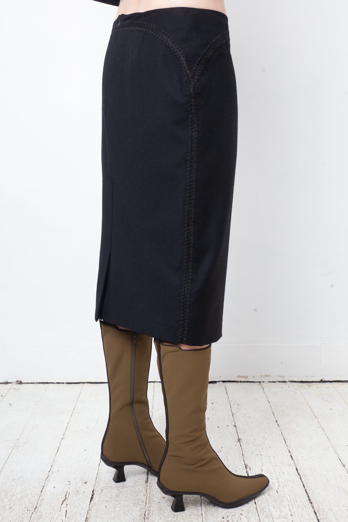 Alexander McQueen Fall 2002 black wool pencil skirt with embroidered stitching