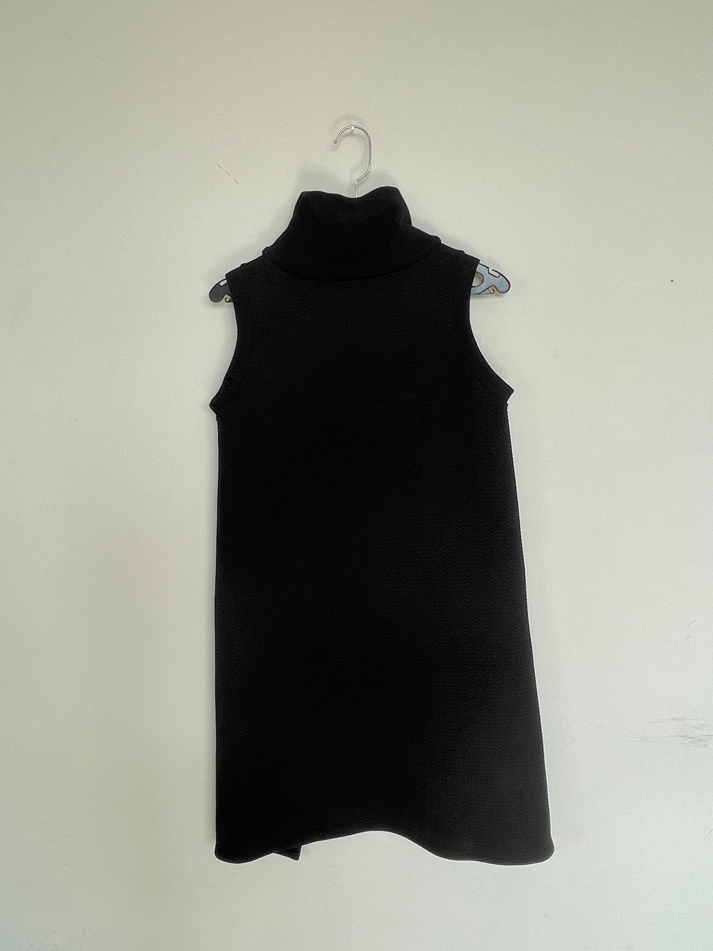 Jean-Paul Lespagnard black knit tunic with high slit and zigzag pattern