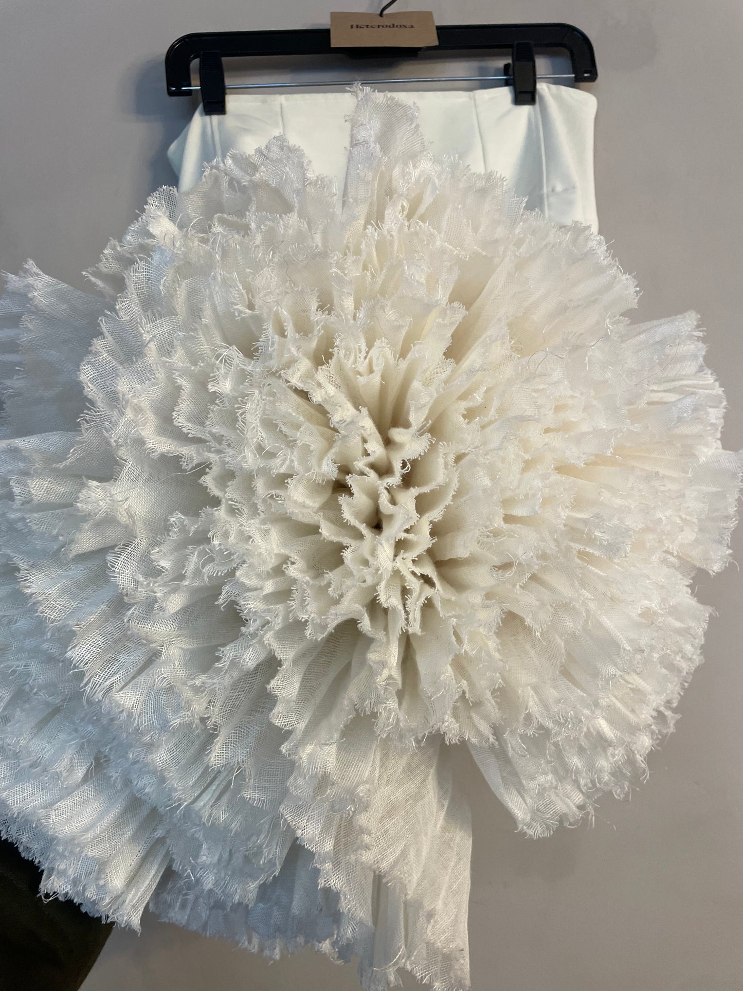 Céline 2010's white pleated linen skirt with wide waistband