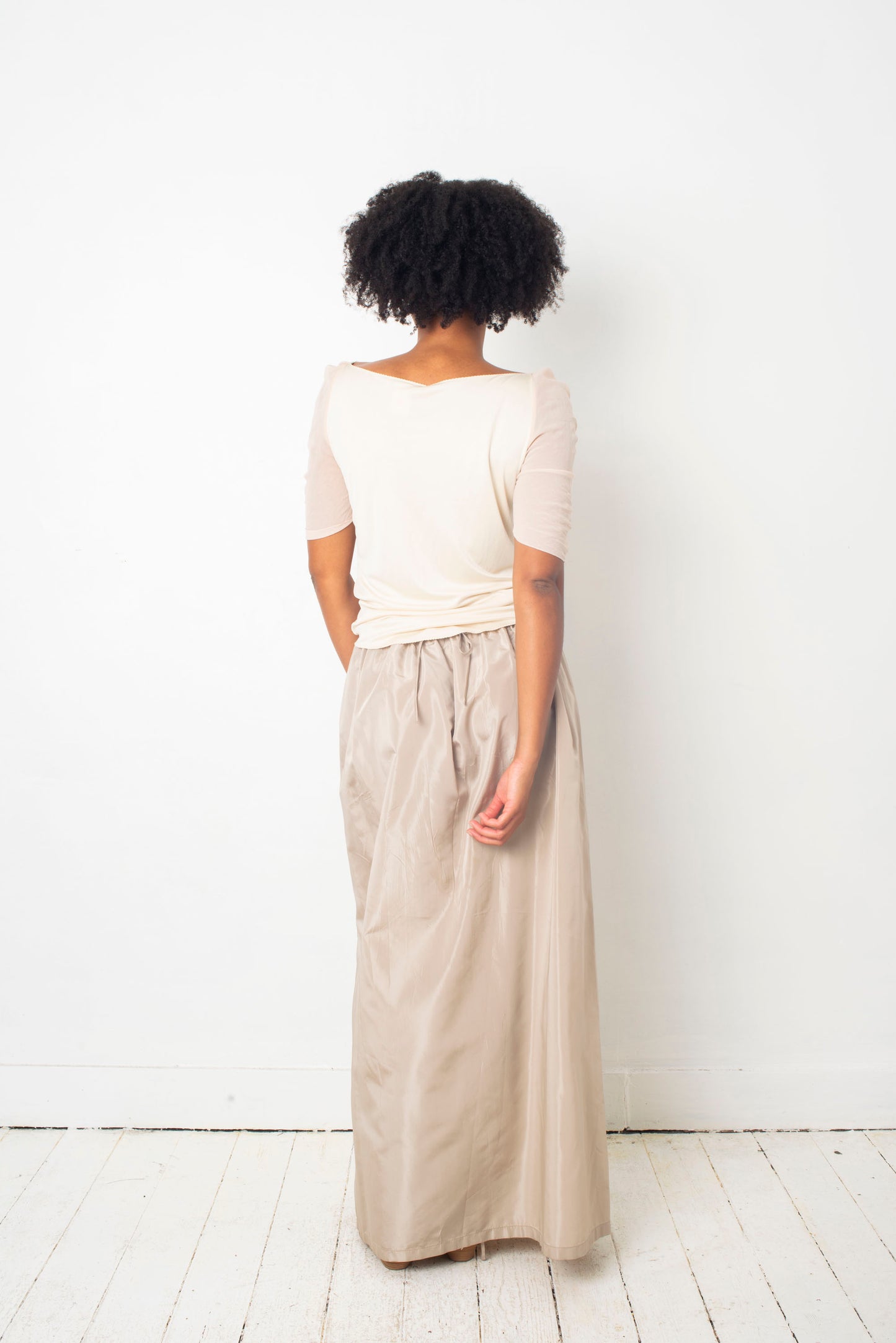 Emporio Armani 2000s silky beige long skirt