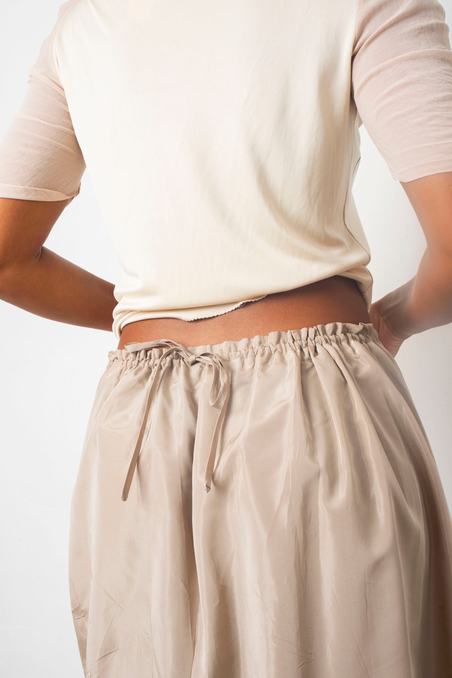 Emporio Armani 2000s silky beige long skirt