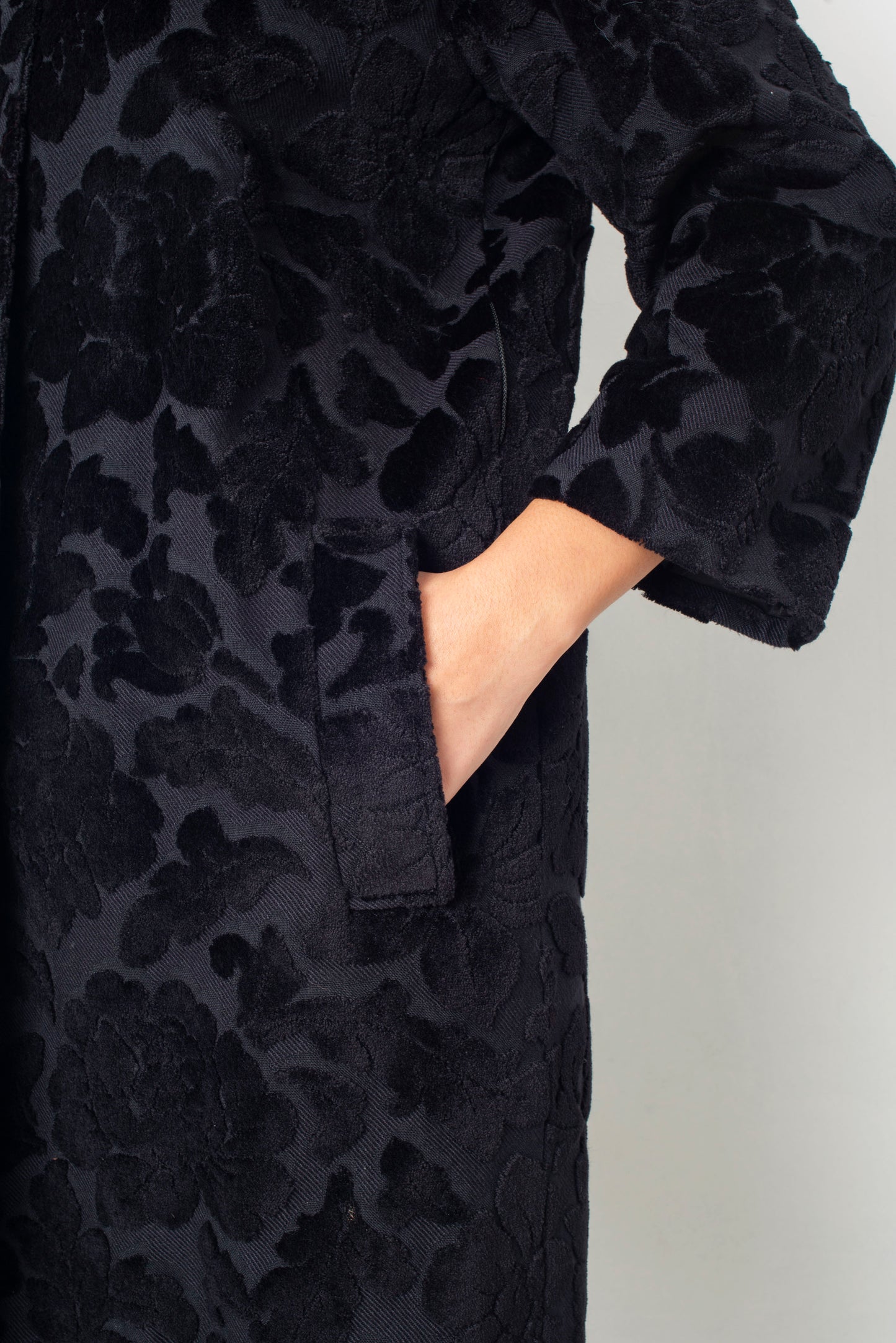 Dolce & Gabbana 2010's black velvet coat with dévoré floral print & fox fur collar