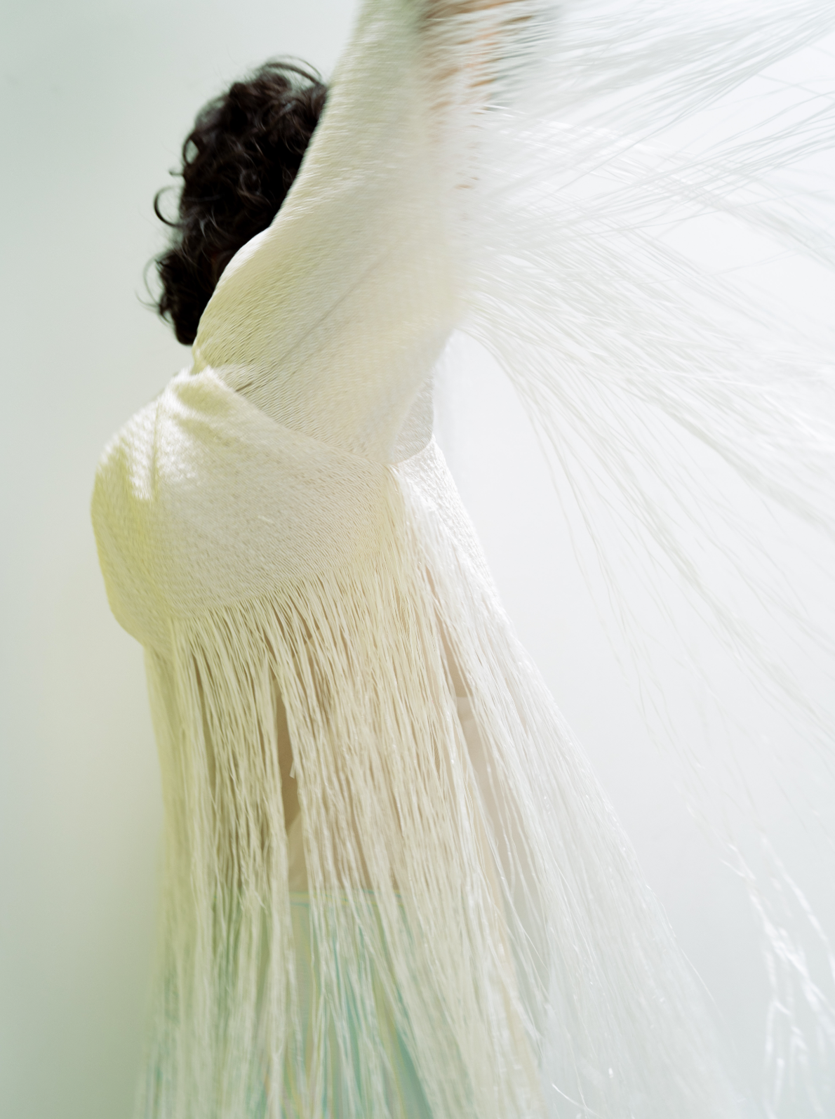 Maison Rabih Kayrouz 2000's fringe raffia-like asymmetric white knit top
