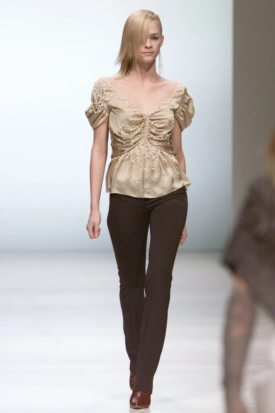 Chloé 2001 FW runway Pearl top