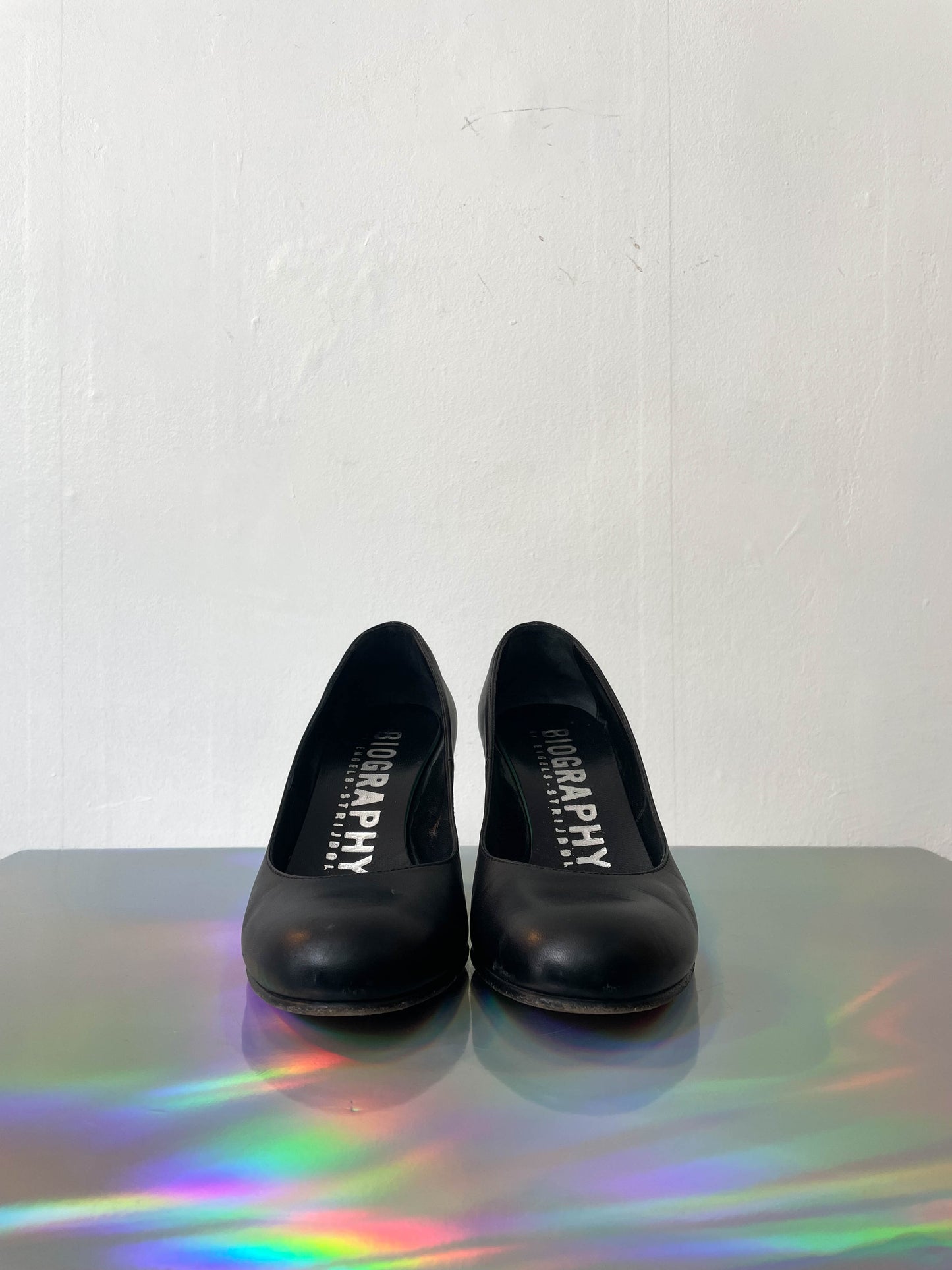 Biography by Engels and Strijbol 2000's black leather pumps with wrapped heel size 37
