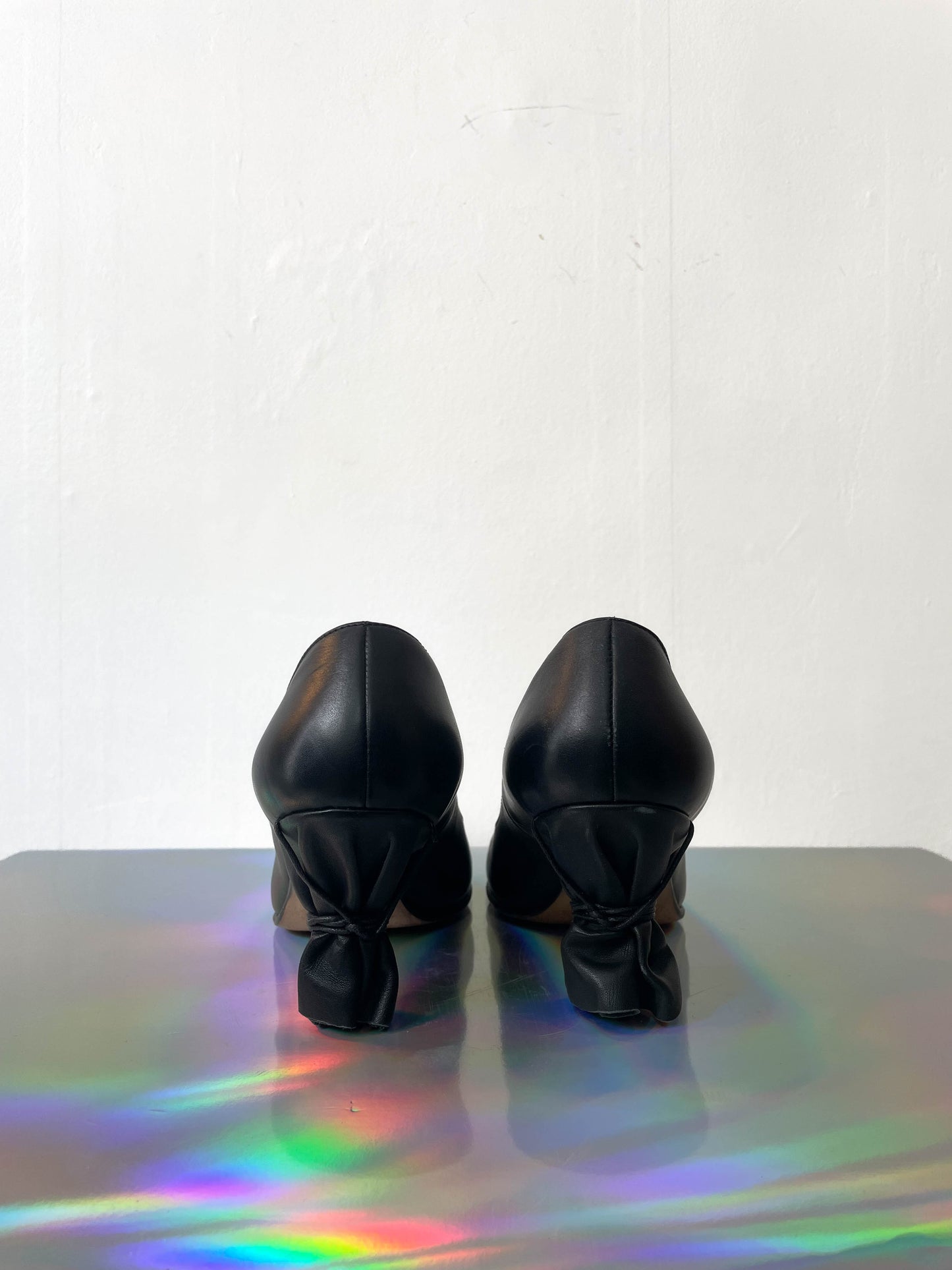 Biography by Engels and Strijbol 2000's black leather pumps with wrapped heel size 37