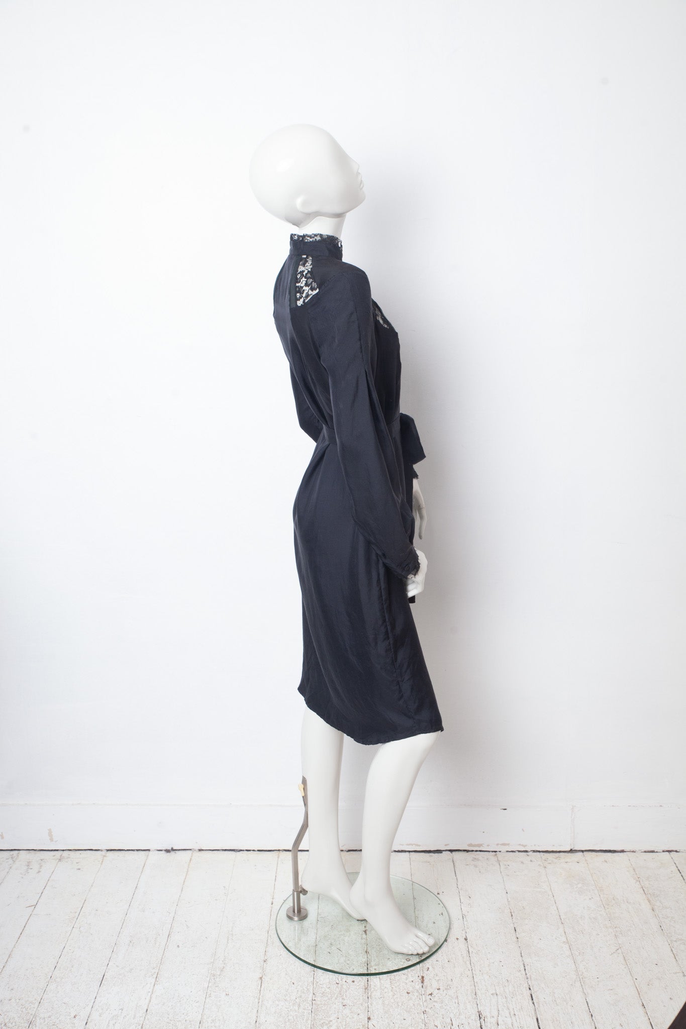 Veronique Branquinho FW 2006/2007 black silk and lace dress