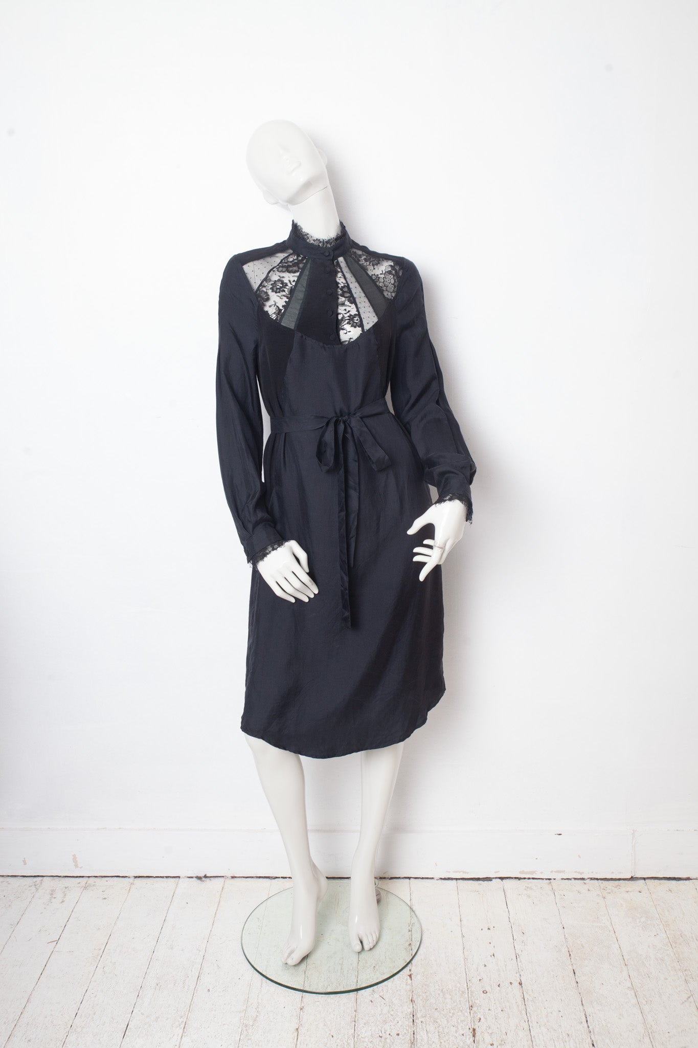 Veronique Branquinho FW 2006/2007 black silk and lace dress