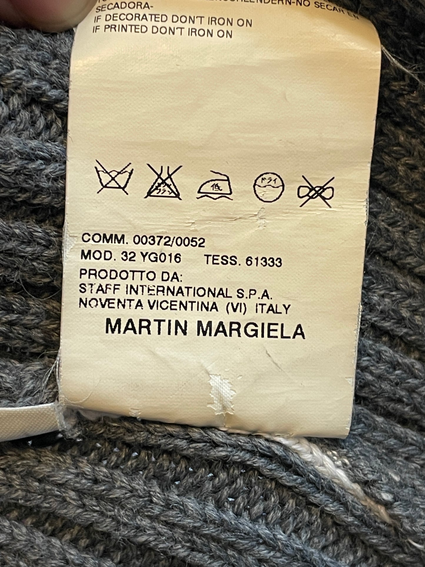 MM6 Margiela FW 2005 two way zipper grey ribbed knit long cardigan