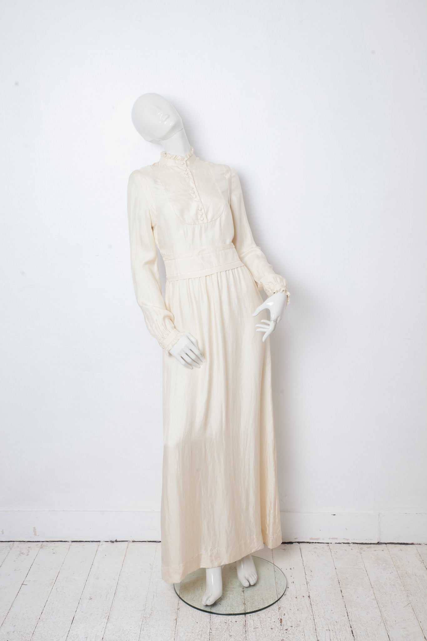 Veronique Branquinho FW 2006 ivory silk evening dress