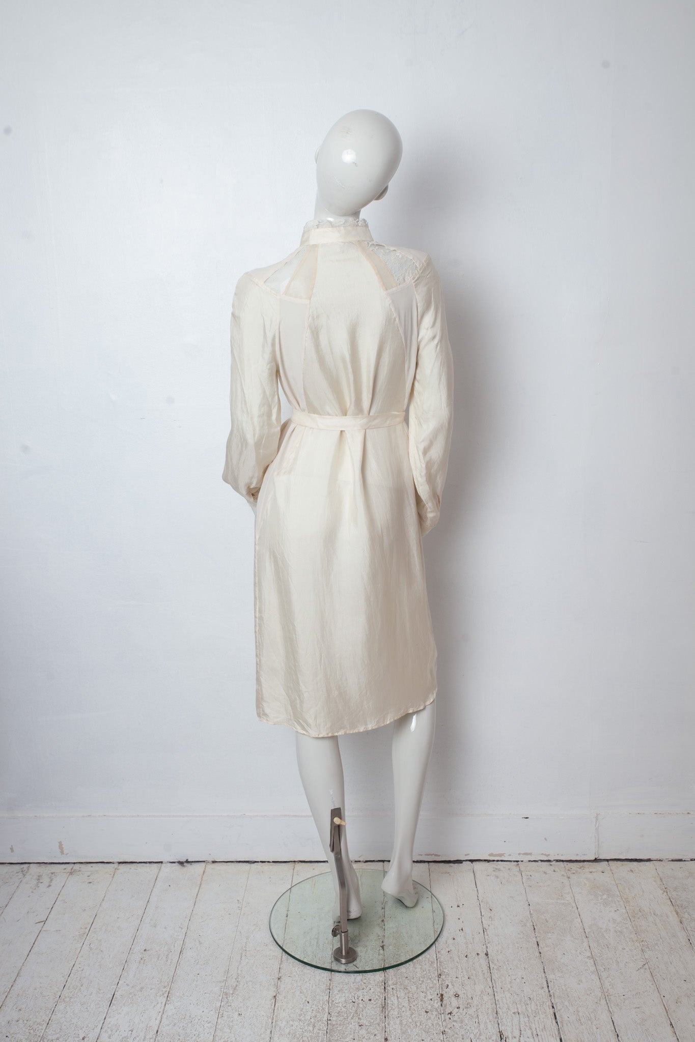 Veronique Branquinho FW 2006/7 eggshell white silk and lace dress