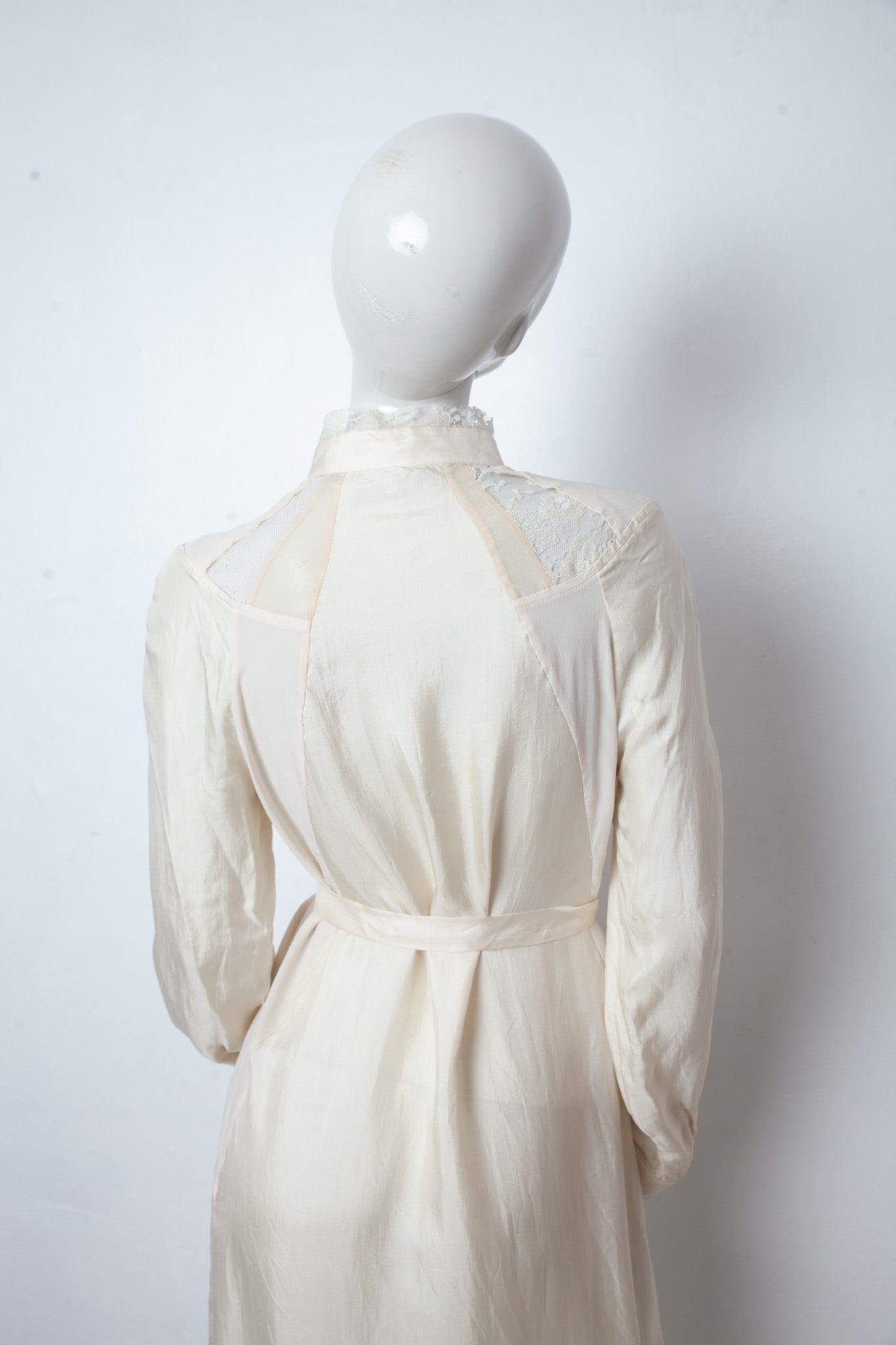 Veronique Branquinho FW 2006/7 eggshell white silk and lace dress