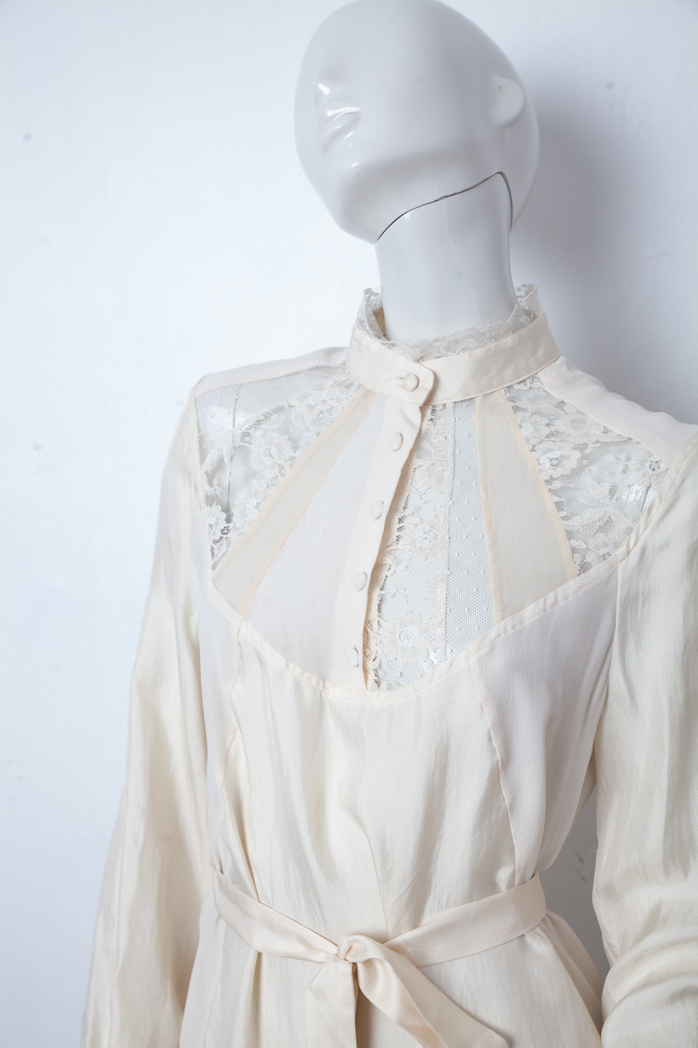 Veronique Branquinho FW 2006/7 eggshell white silk and lace dress