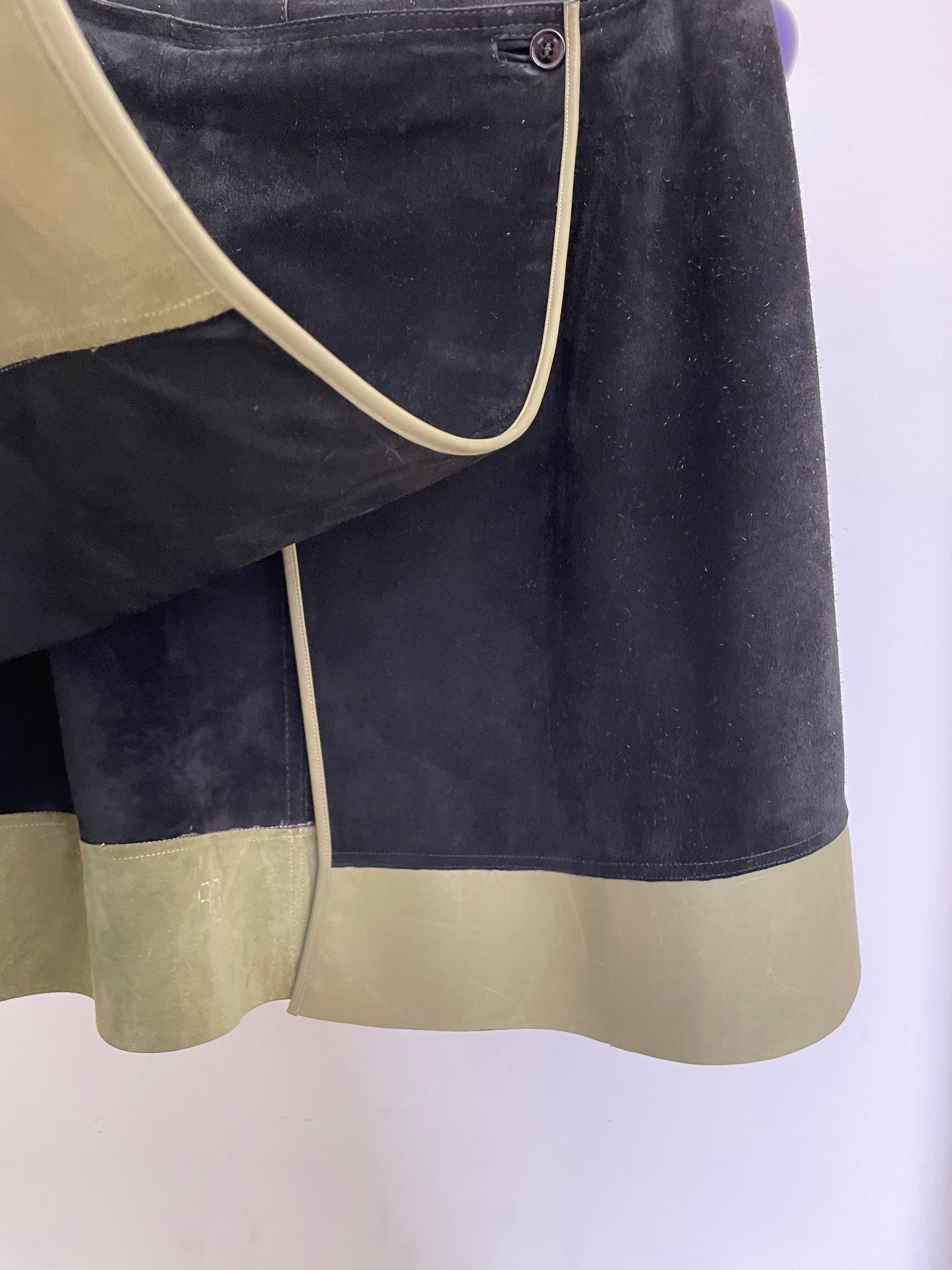 Ter et Bantine 90's black suede envelope skirt with khaki leather hem