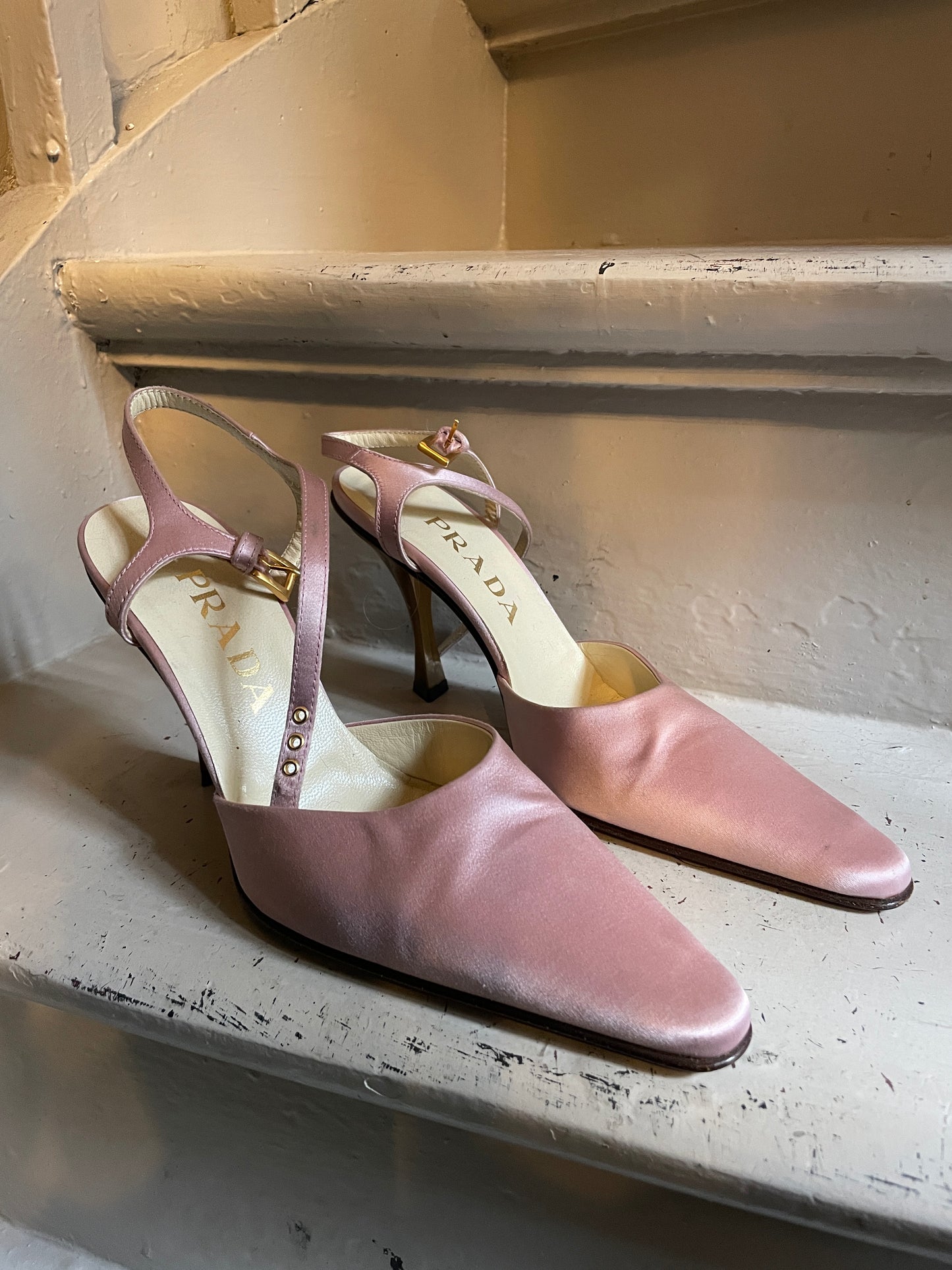 Prada 90's silk soft pink pointy heels with ankle strap size 38,5