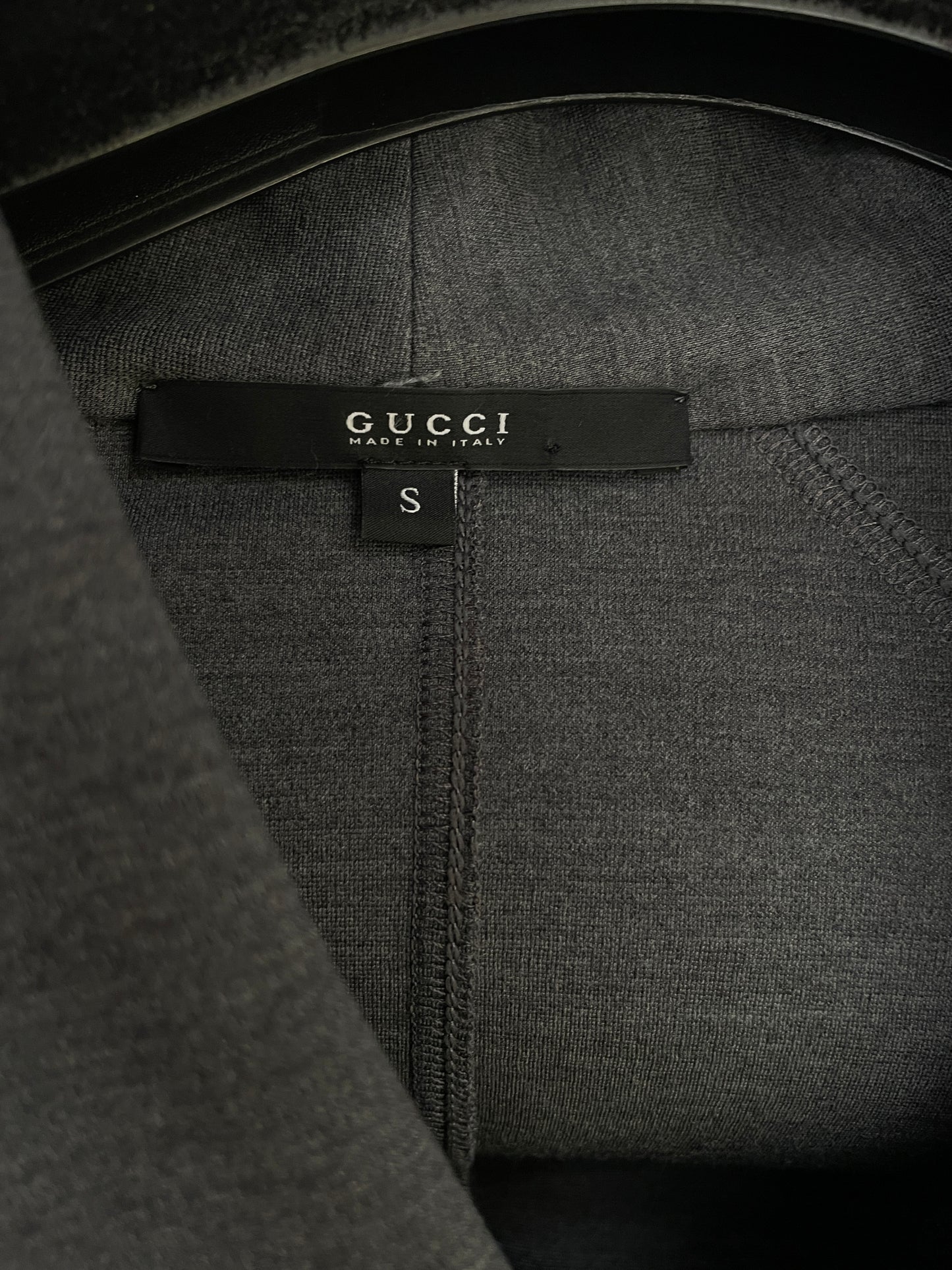 Gucci 2009 stretchy grey jersey dress with wool ribbed sleeves and belt