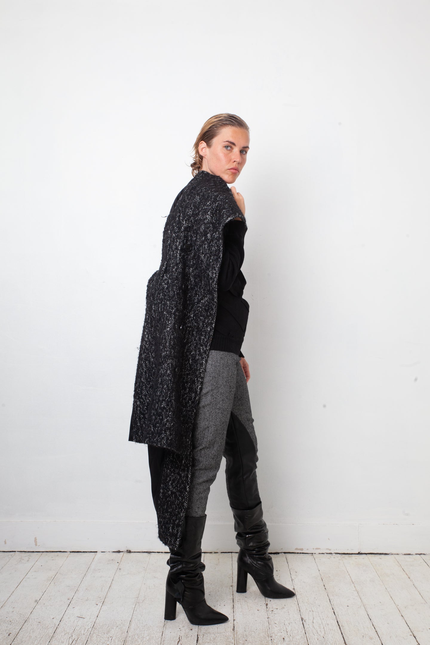 Dries van Noten 2010's sleeveless wool bouclé grey coat with belt