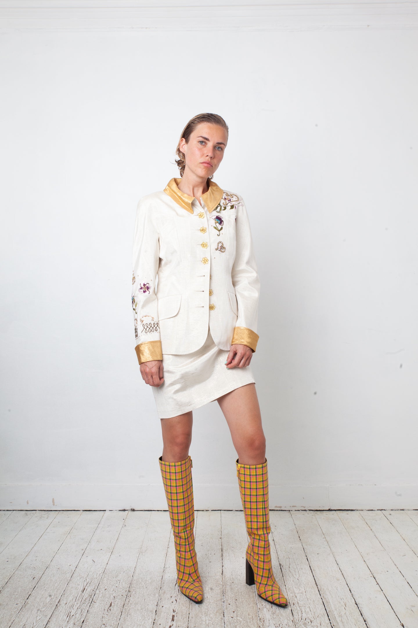 Christian Lacroix 1995 white and gold skirt suit with flower embroideries