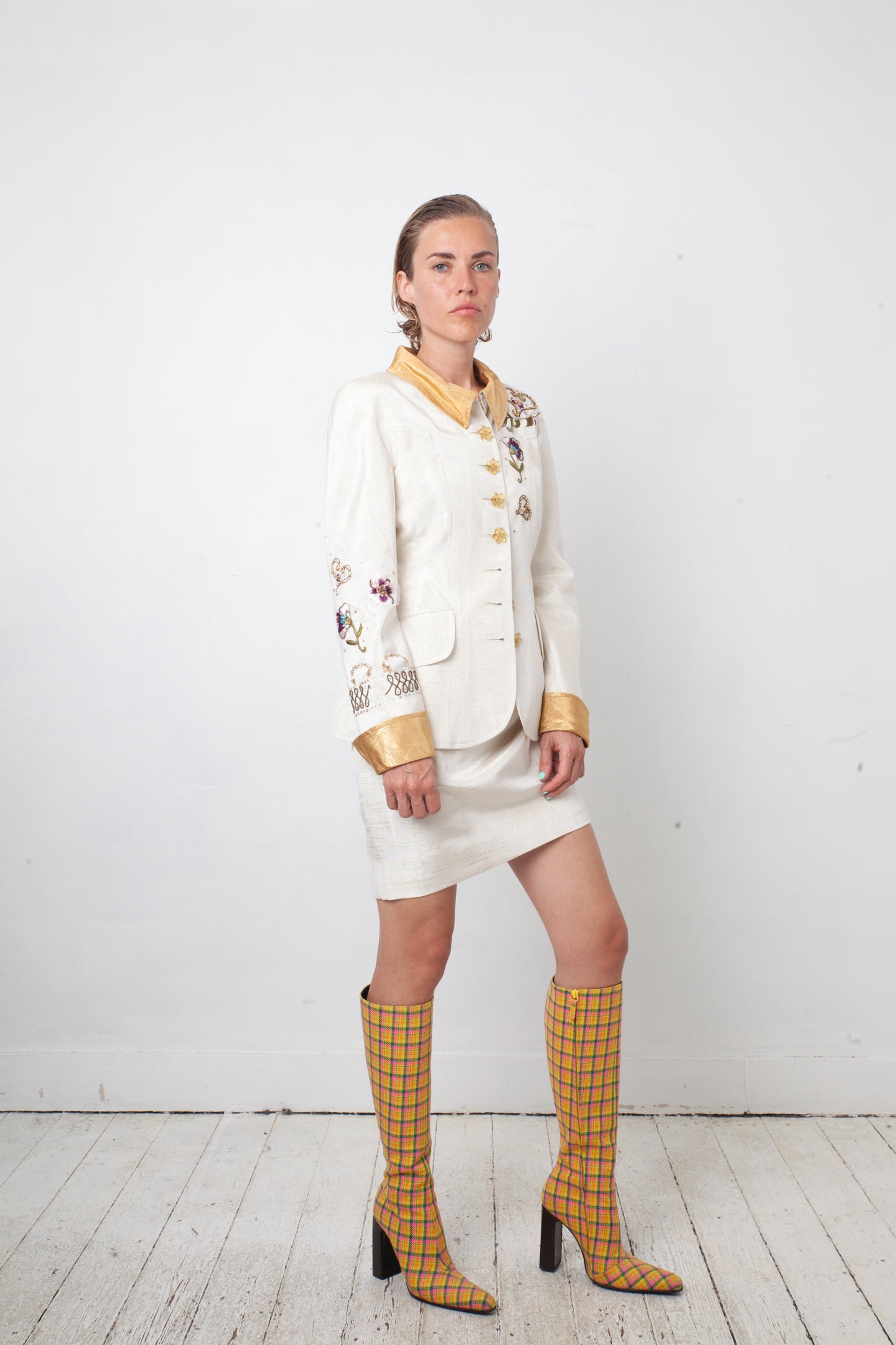 Christian Lacroix 1995 white and gold skirt suit with flower embroideries
