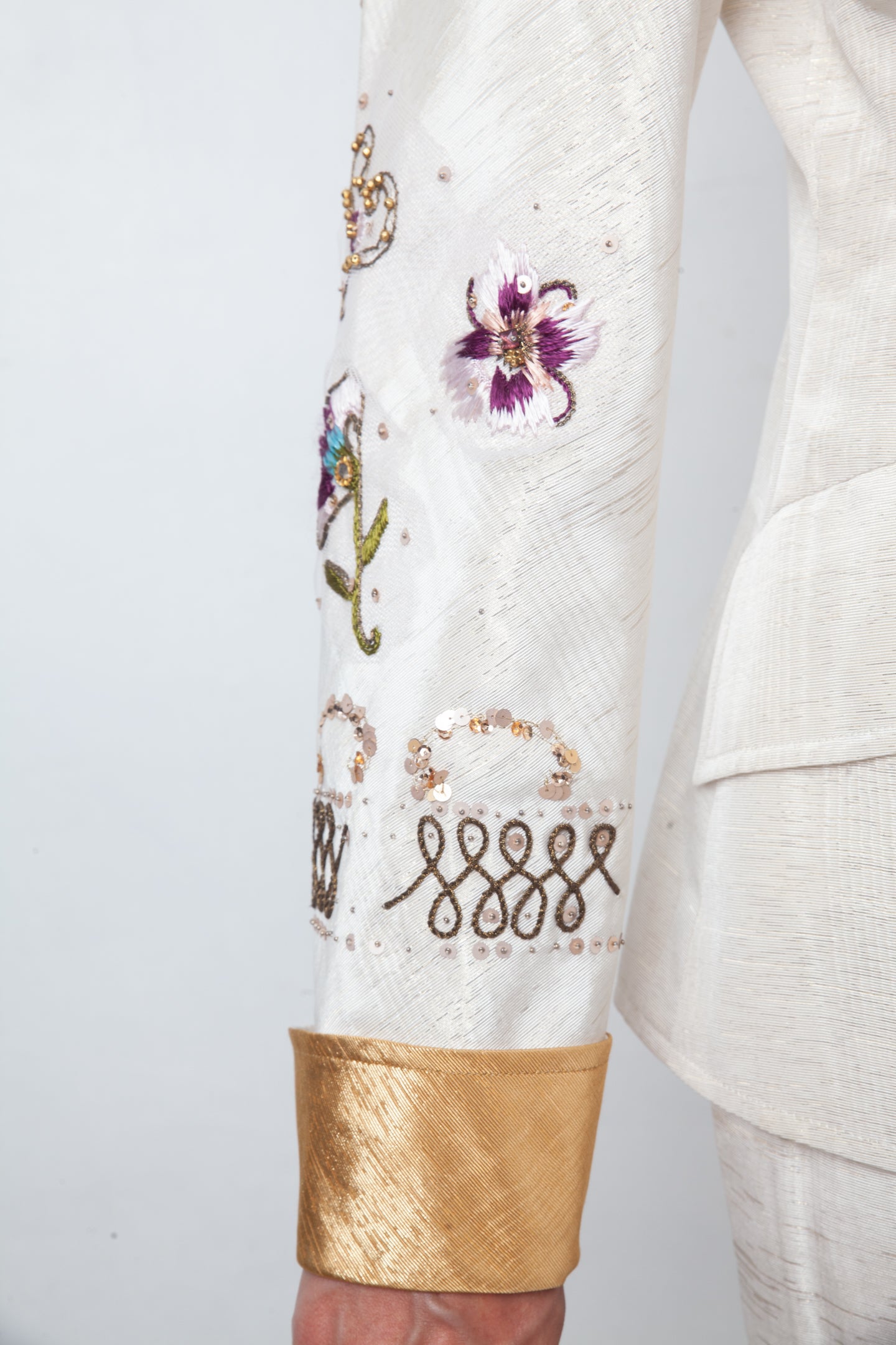 Christian Lacroix 1995 white and gold skirt suit with flower embroideries