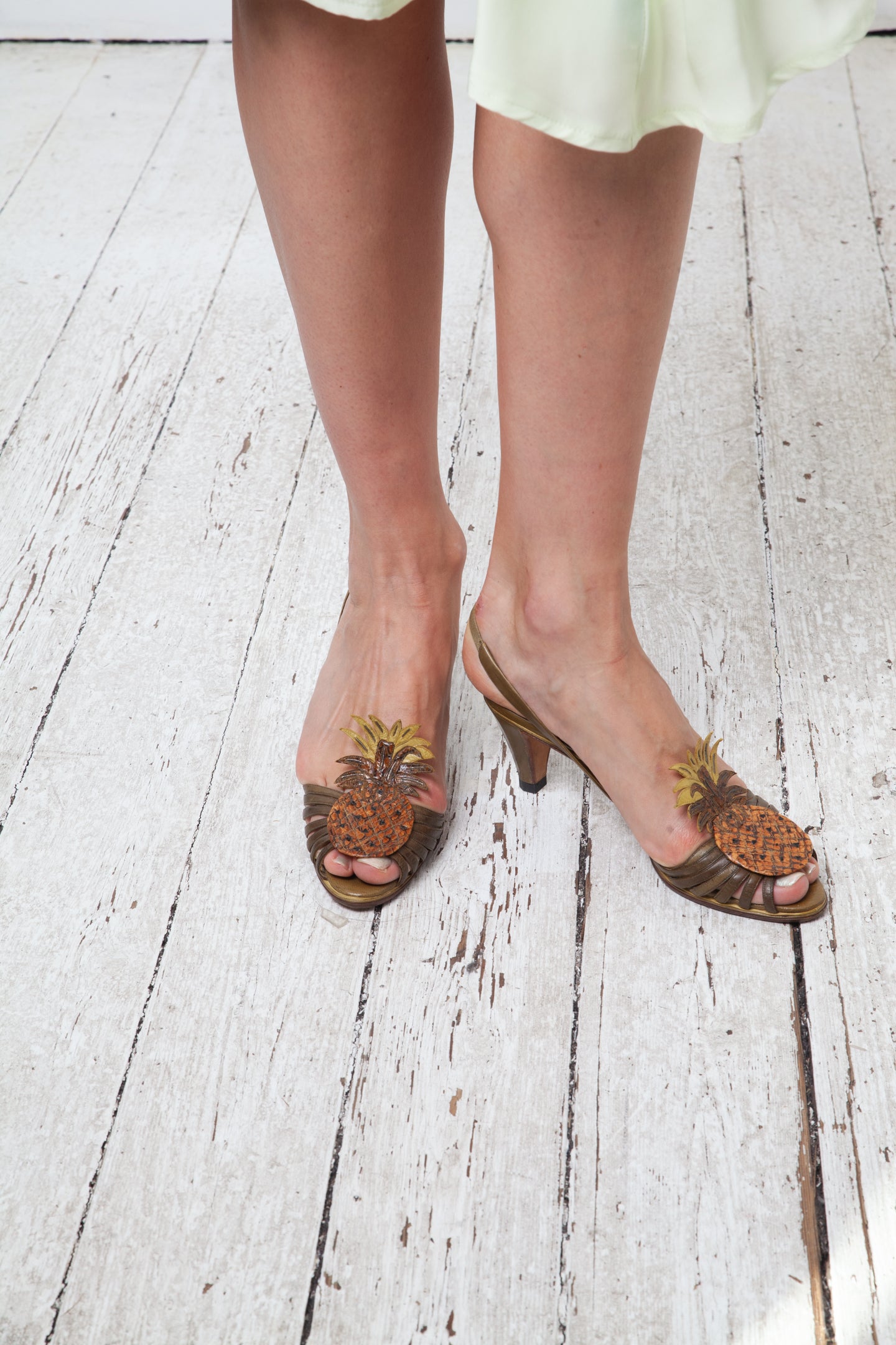 Andrea Pfister 80's khaki leather pineapple sandals size 39