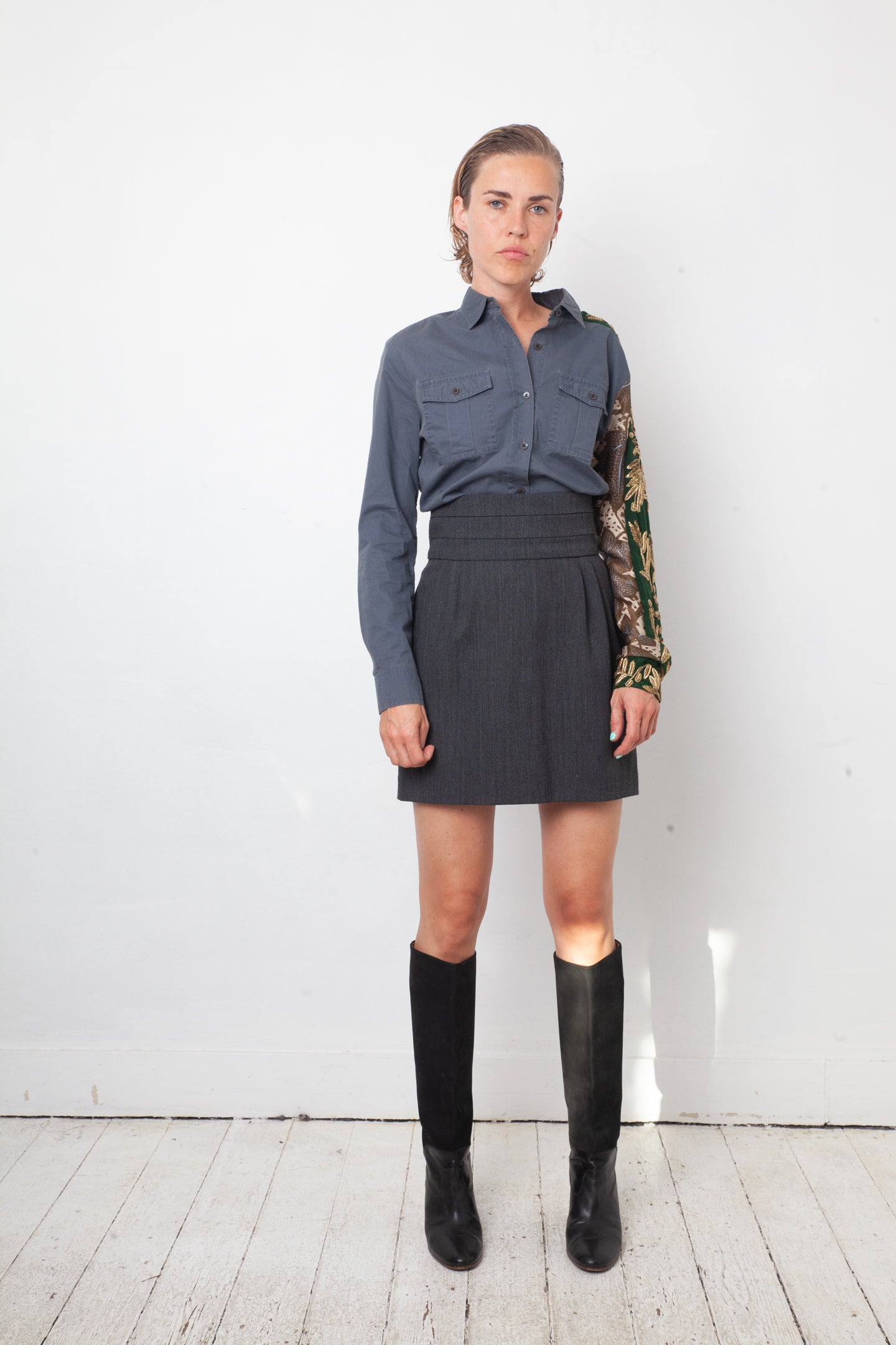 Dries van Noten 2000's grey cotton shirt with silk sleeve and golden embroideries