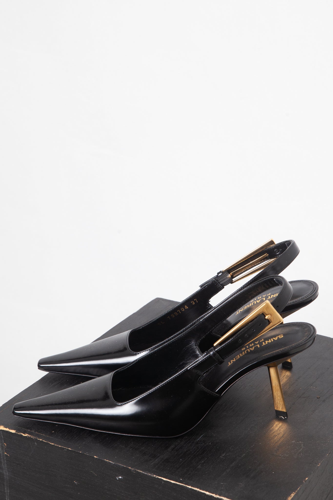 Saint Laurent pointy toe leather black heels with golden heel size 37