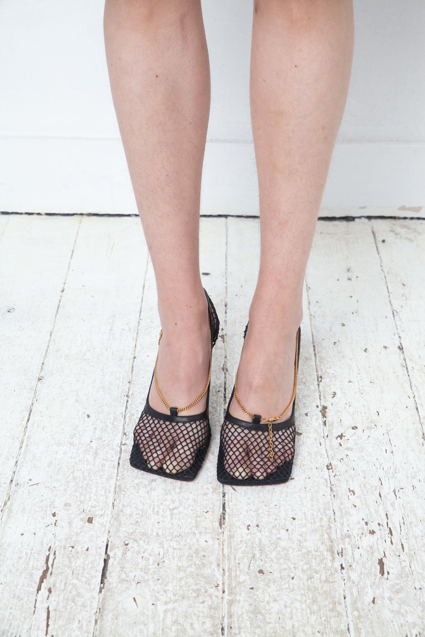 Bottega Venetta 2020's fishnet heels with golden chain size 37