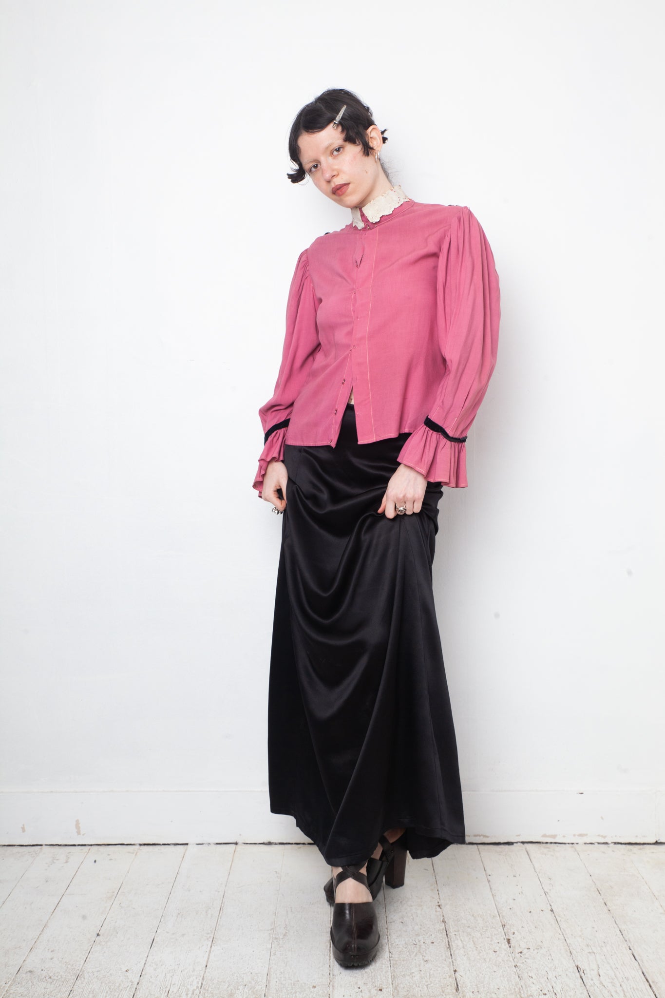 1920's pink theater costume with lace collar and flounce sleeves