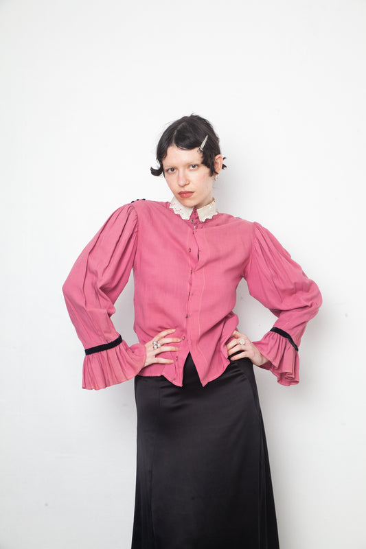 1920's pink theater costume with lace collar and flounce sleeves