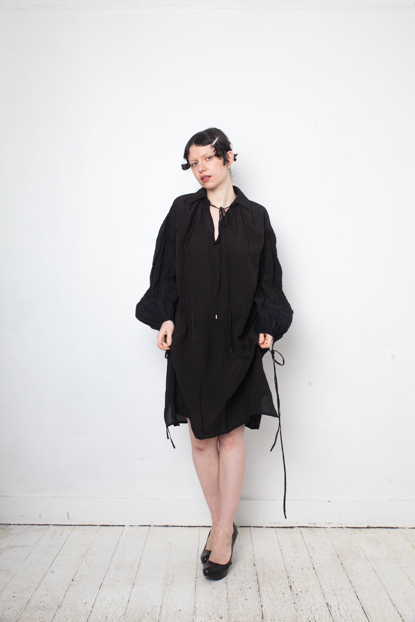 Loewe 2020's black wrinkled cotton caban shirt dress with puffy sleeves