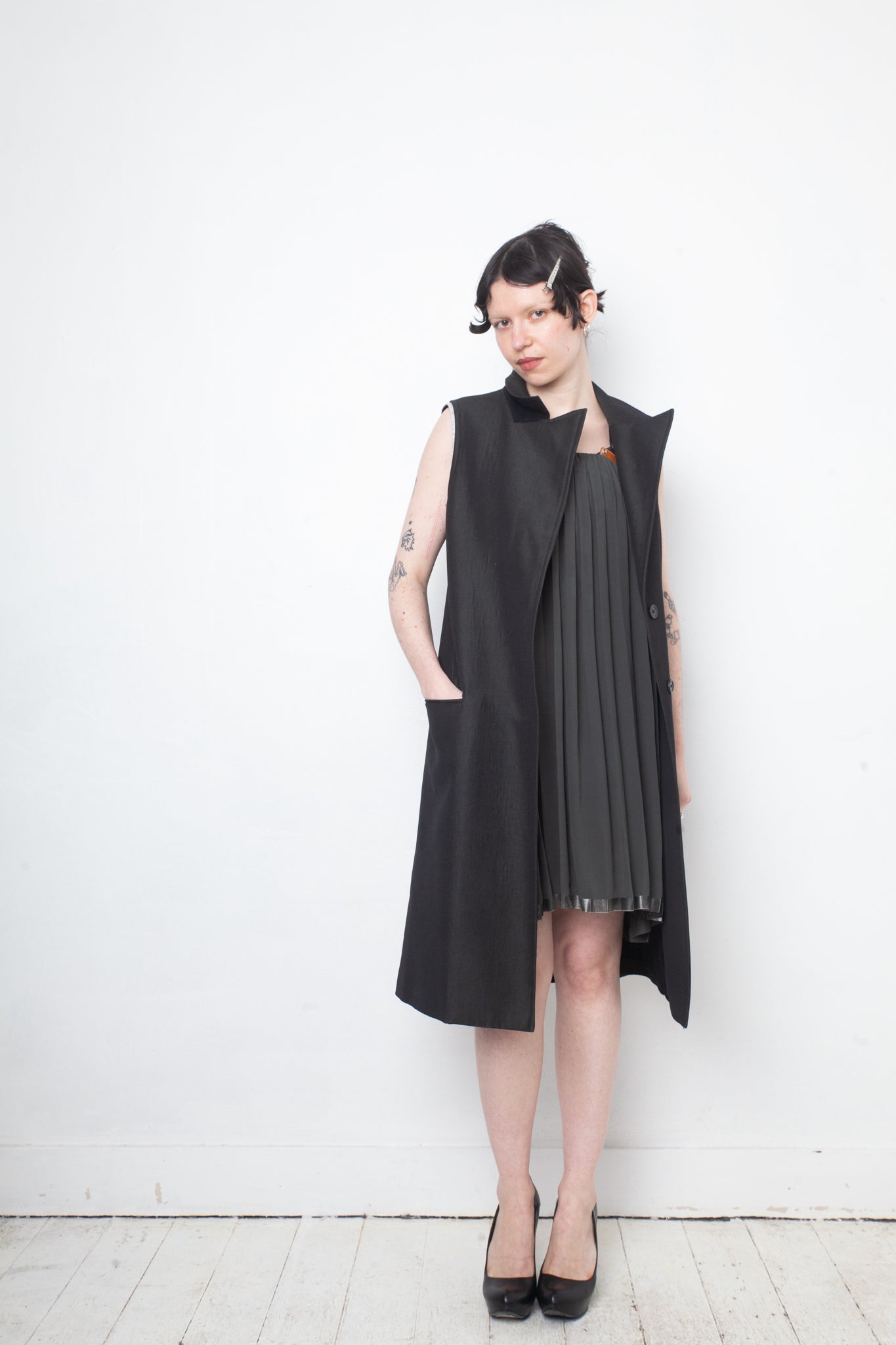 Martine Sitbon wool grey sleeveless blazer with upright collar