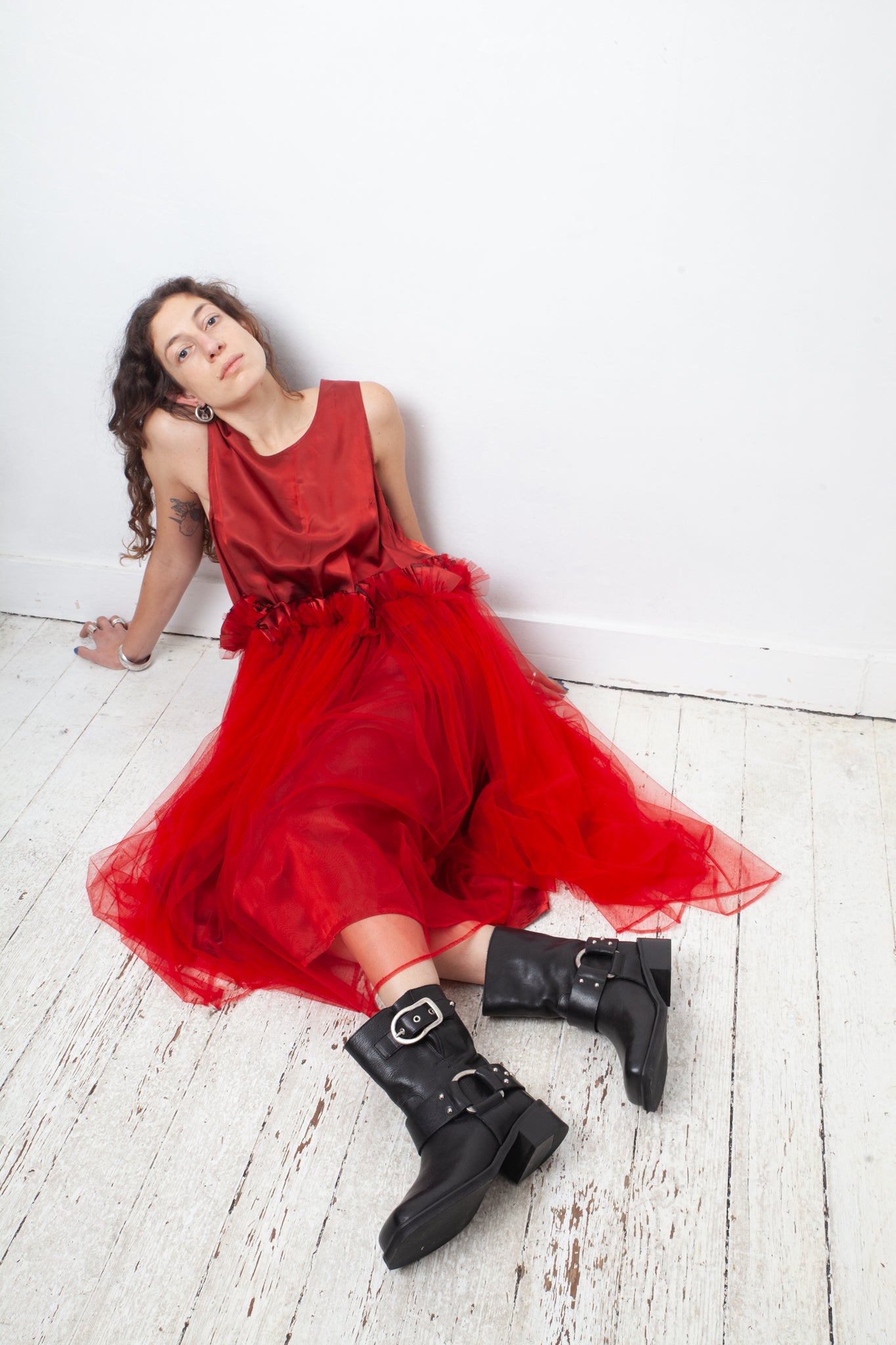 Noir Kei Ninomiya 2020’s red silky tulle A-line dress