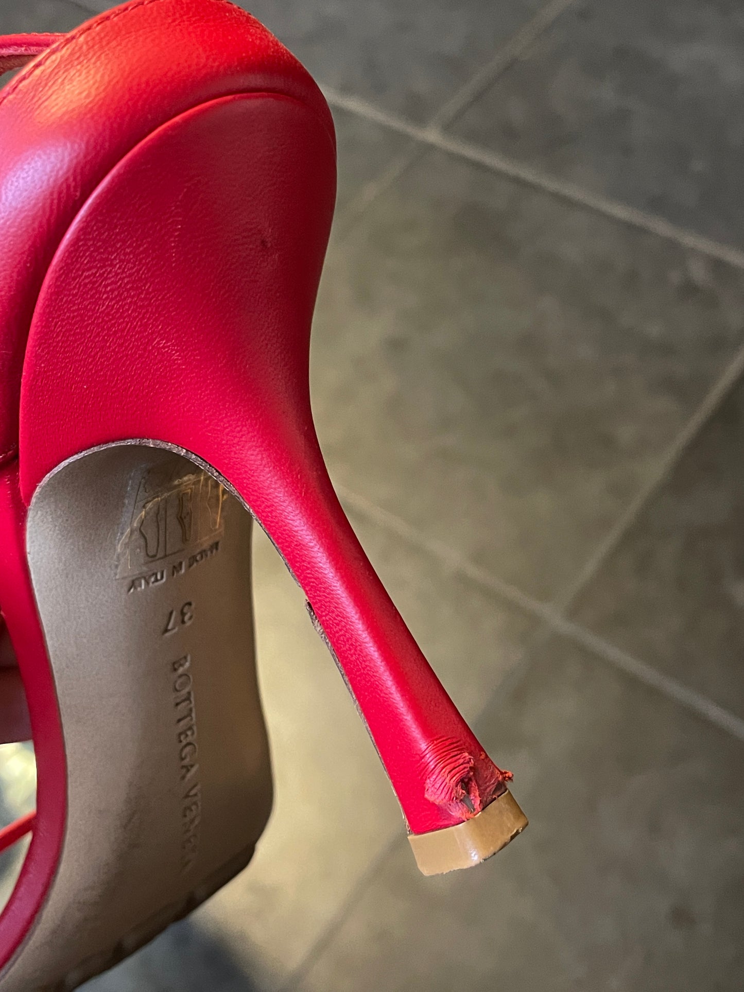 Bottega Venetta 2020's red leather sandals size 37