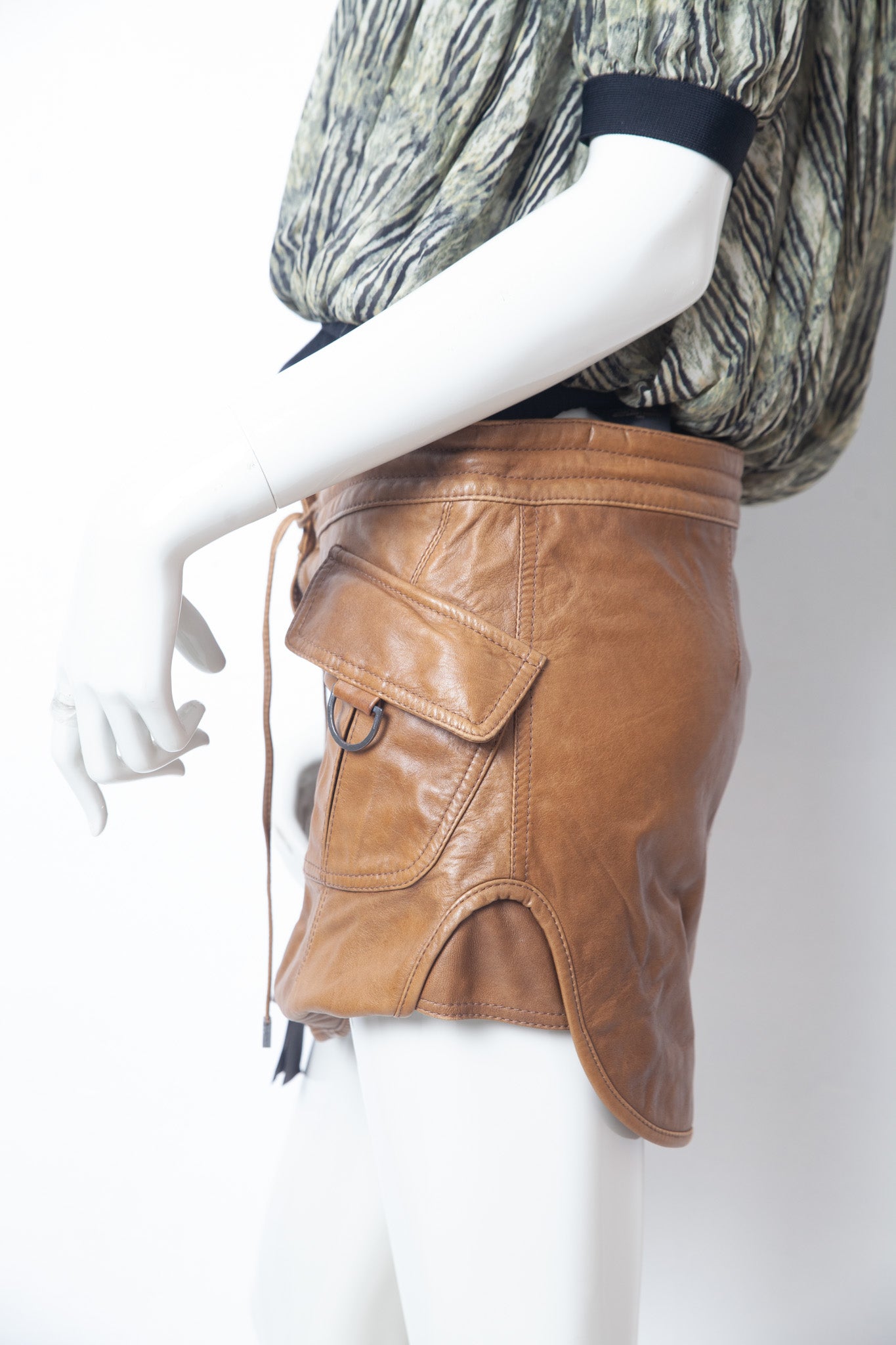 Burberry 2000's cognac leather miniskirt