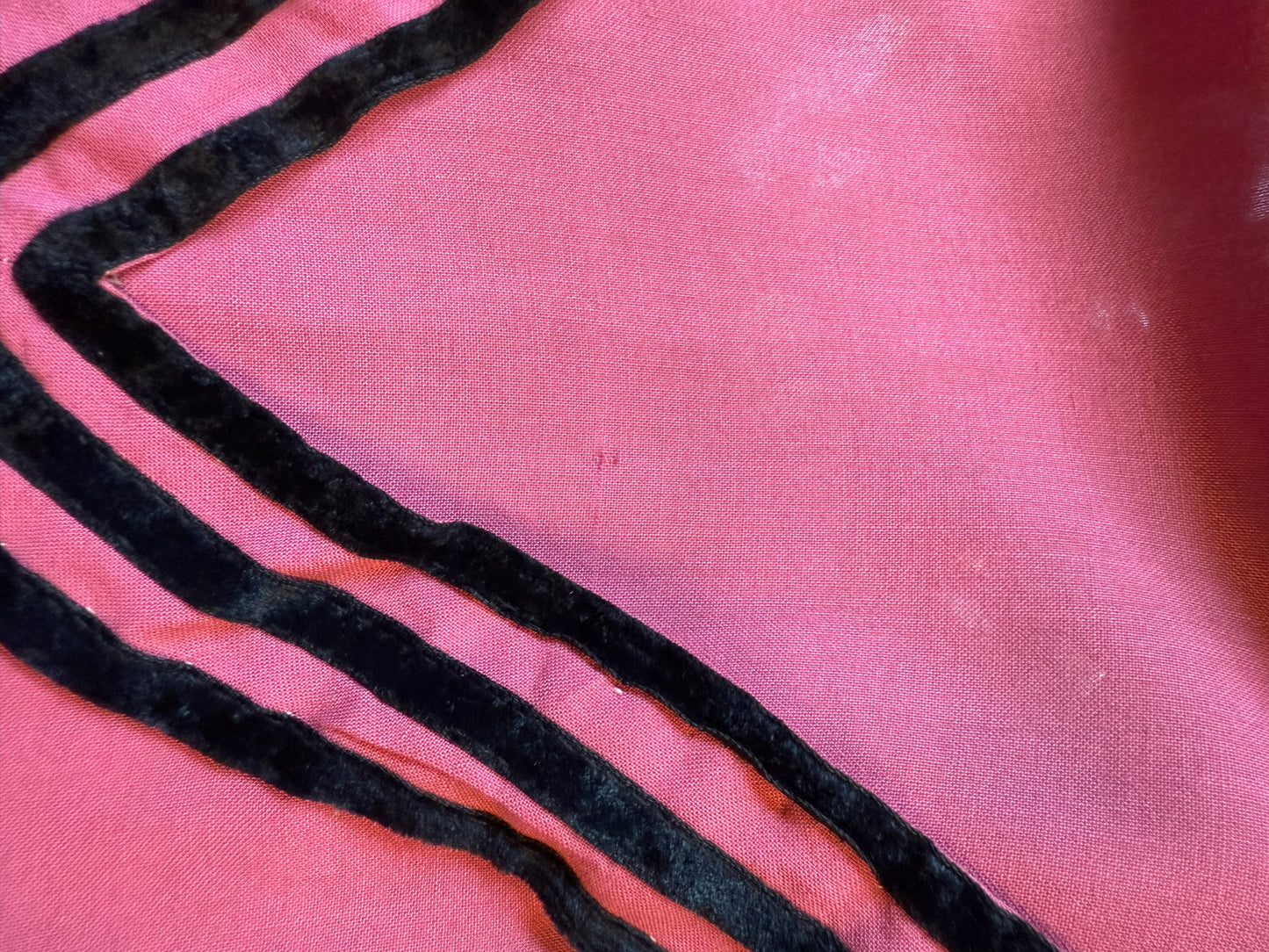 1920's pink theater costume with lace collar and flounce sleeves