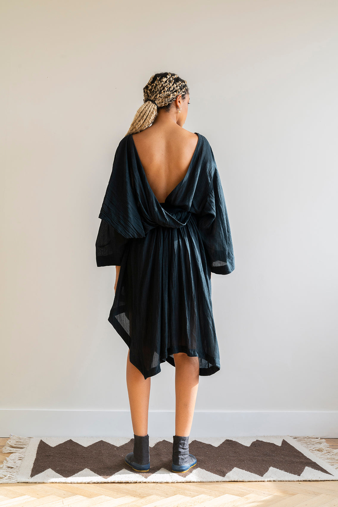 Alaïa 80's dark blue linnen dress with open back